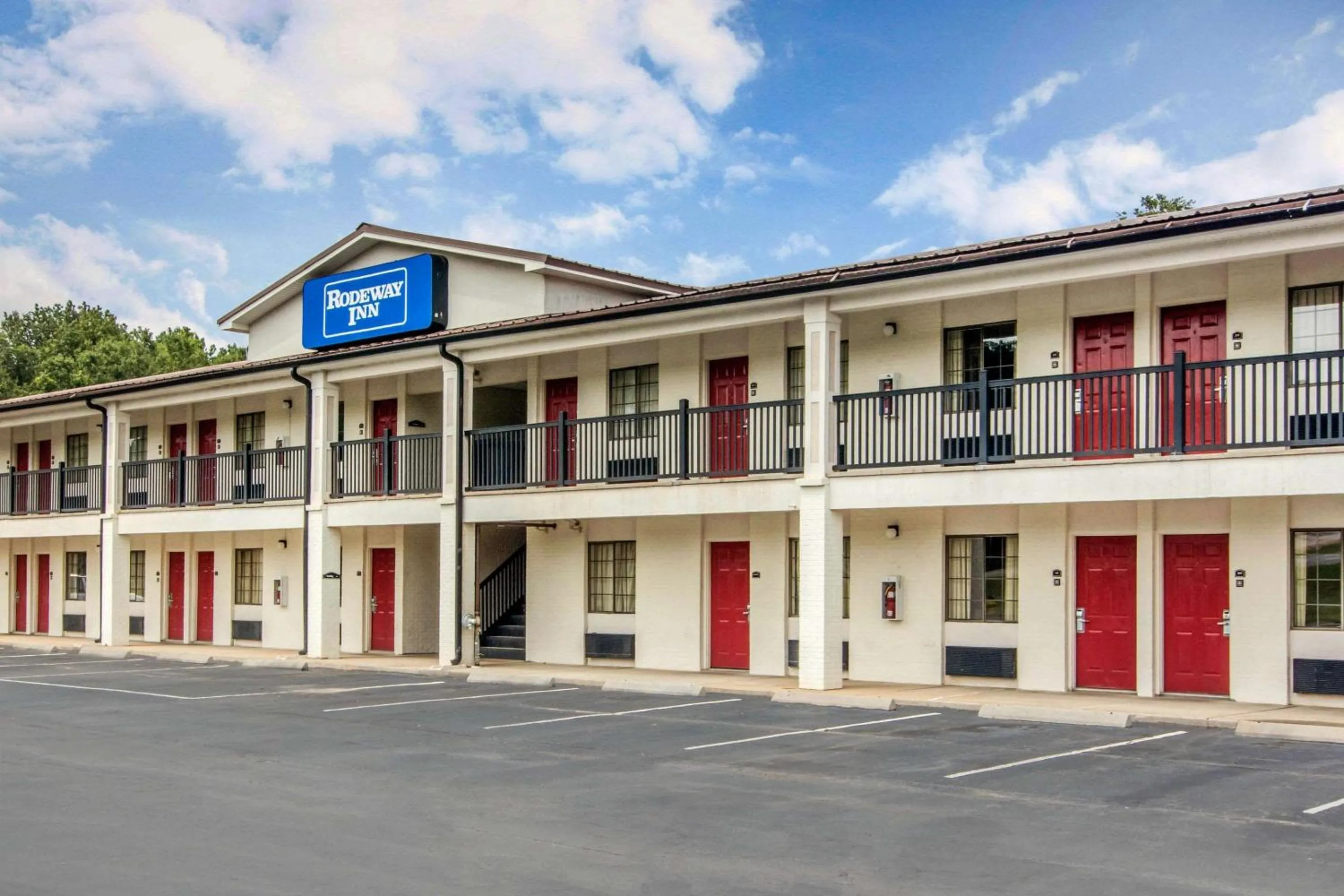 Property building in Rodeway Inn La Grange East