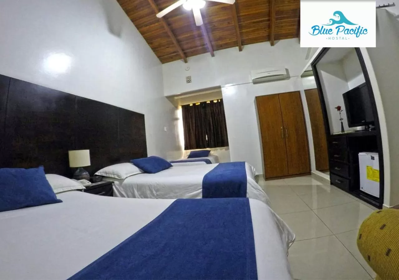Bedroom, Bed in Hostal Blue Pacific