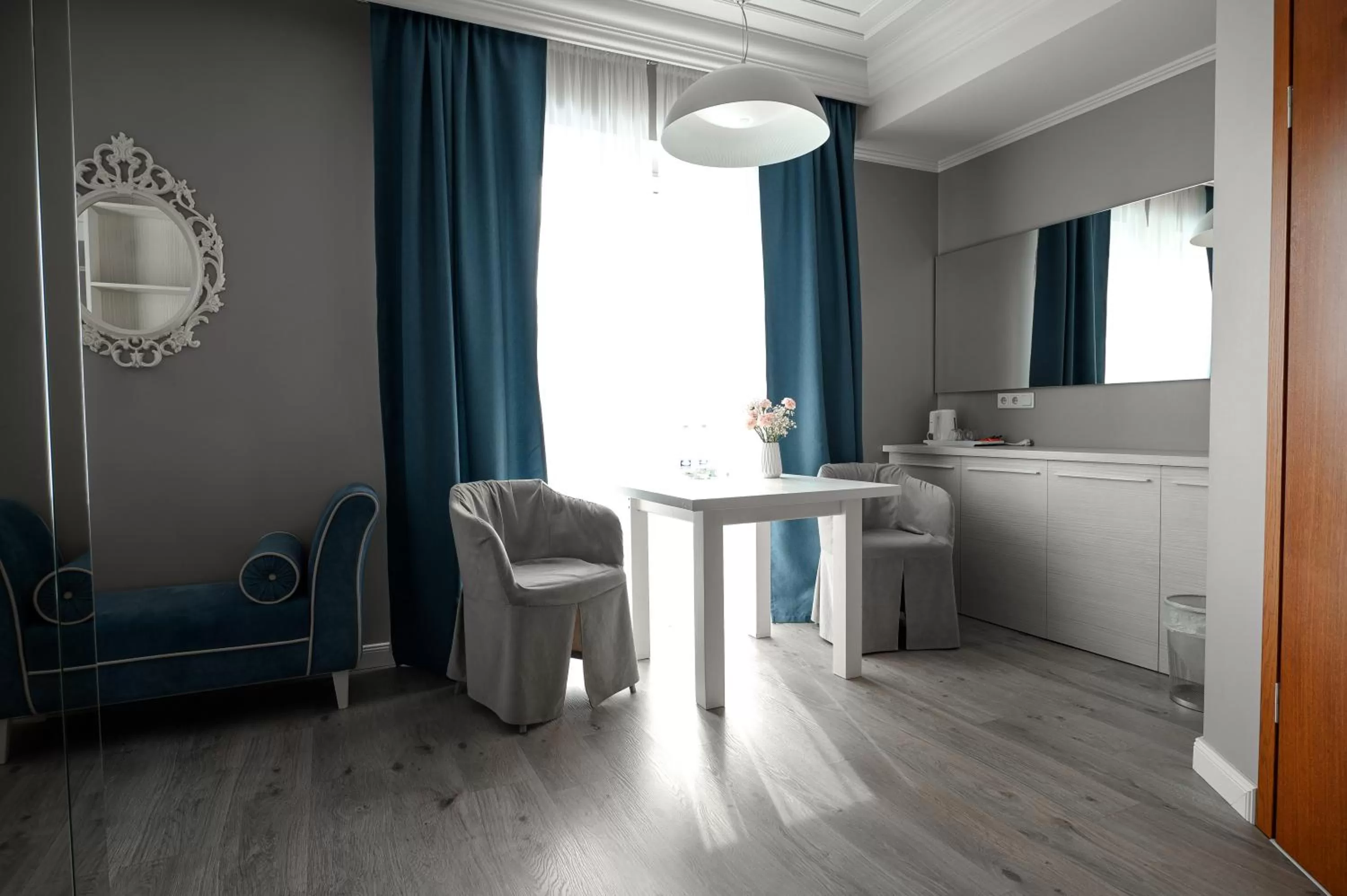 Seating Area in Rivoli Hotel