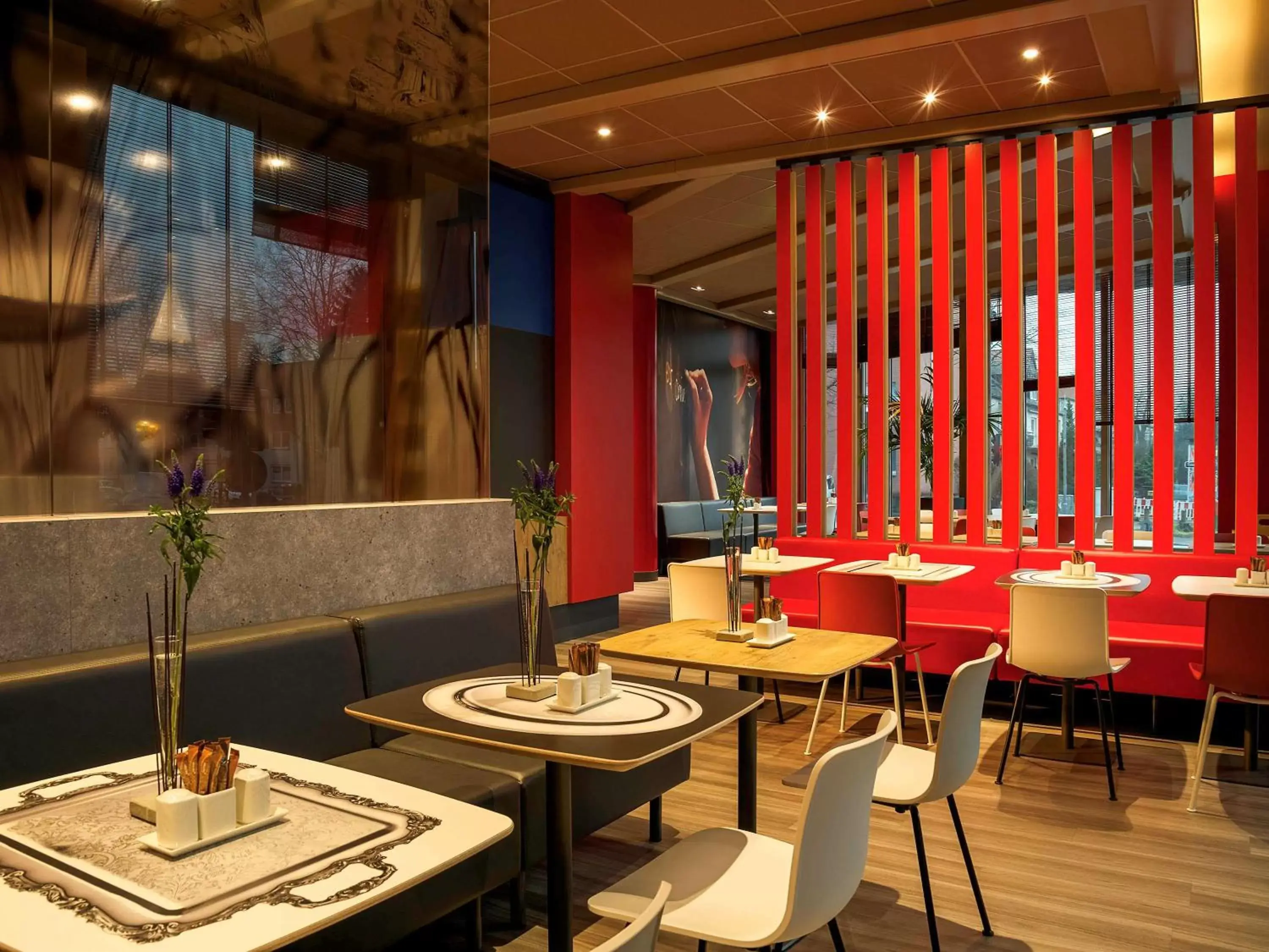 Lounge or bar, Restaurant/Places to Eat in ibis Hamburg Alsterring