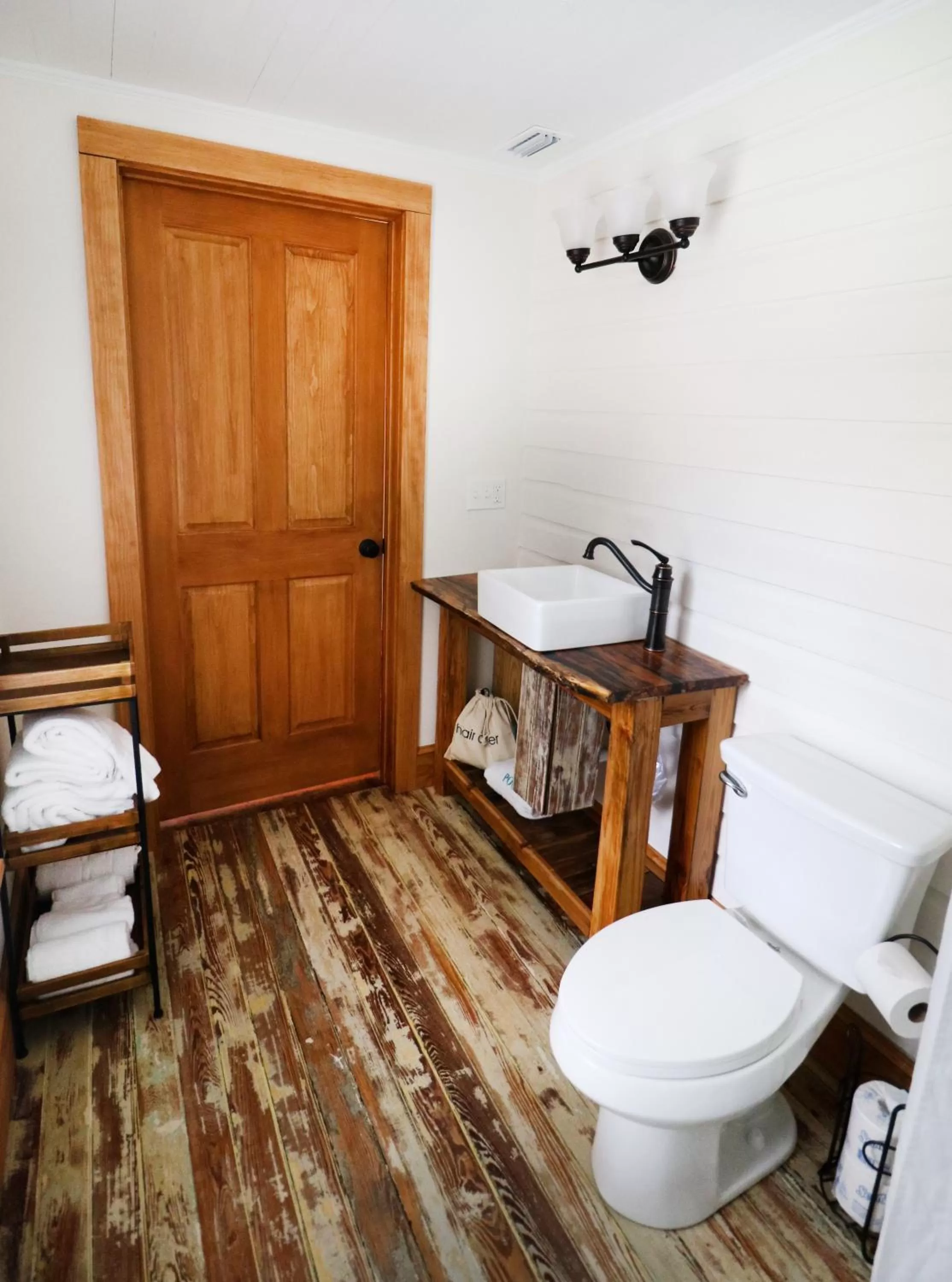 Bathroom in Sweetwater Branch Inn