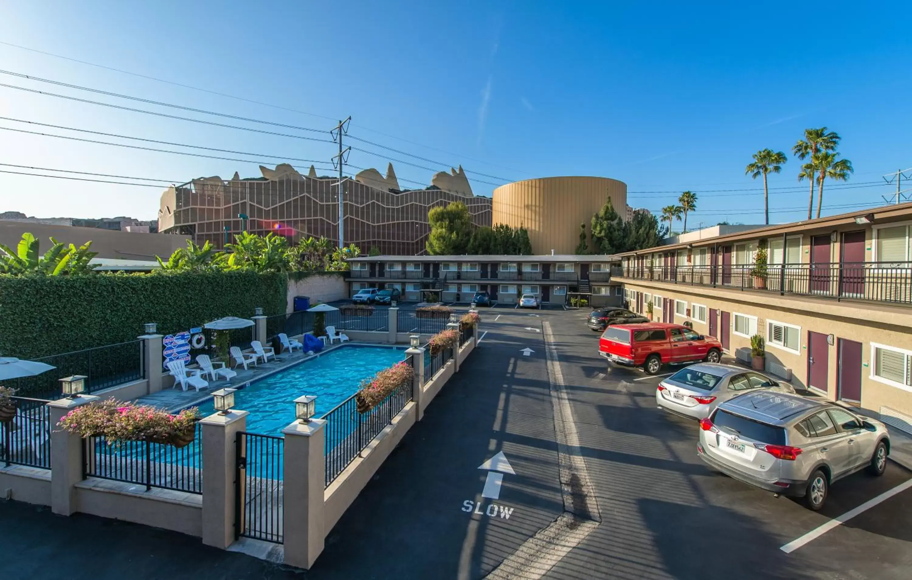 Bird's eye view, Pool View in Alpine Inn near Convention Center and the Park