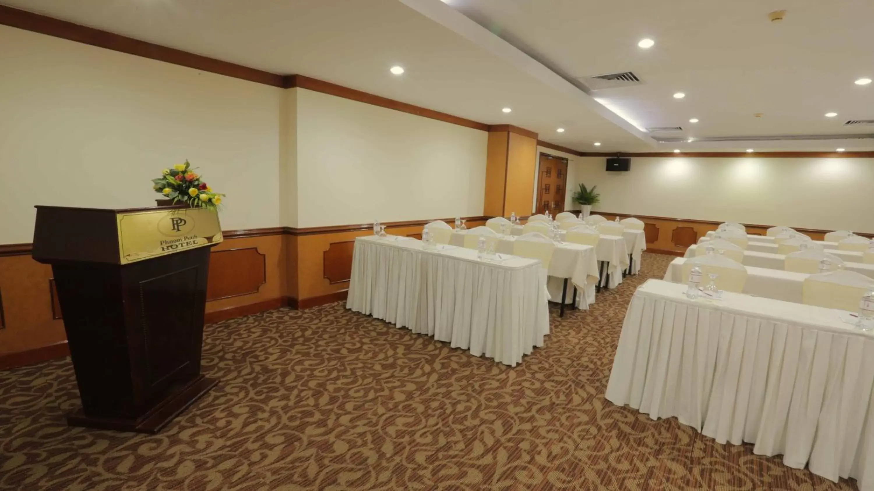 Banquet/Function facilities, Business Area/Conference Room in Phnom Penh Hotel