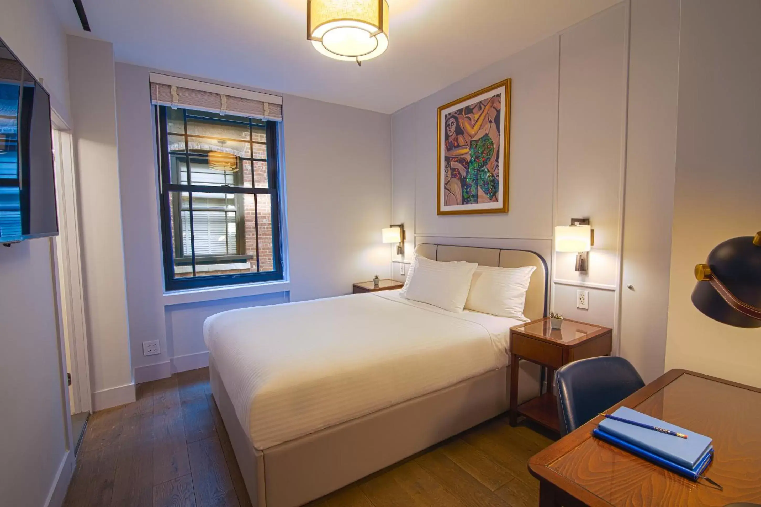 Deluxe 1 Queen Bed in Hotel Belleclaire Central Park