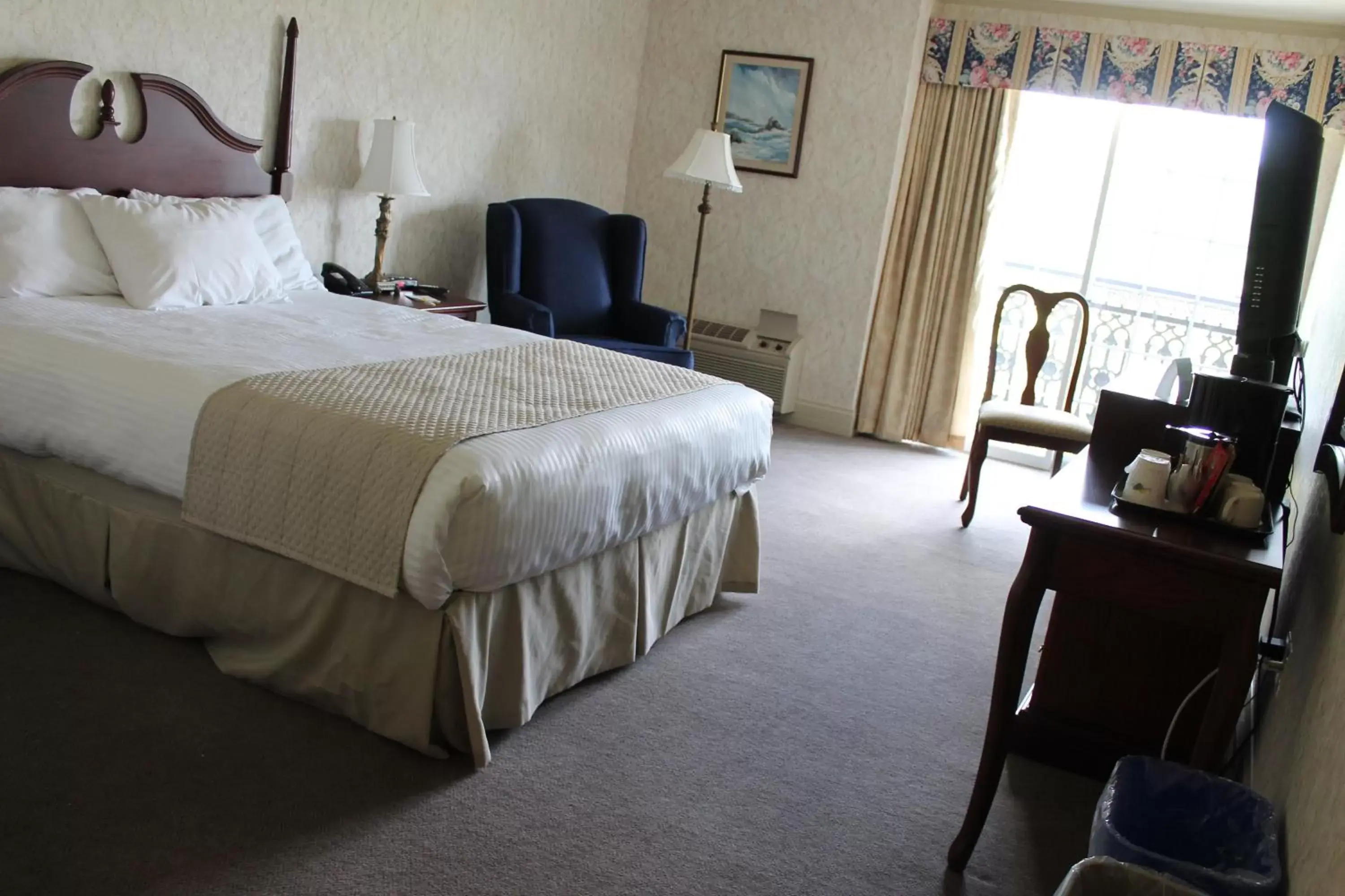 Photo of the whole room, Bed in Days Inn by Wyndham Edmundston