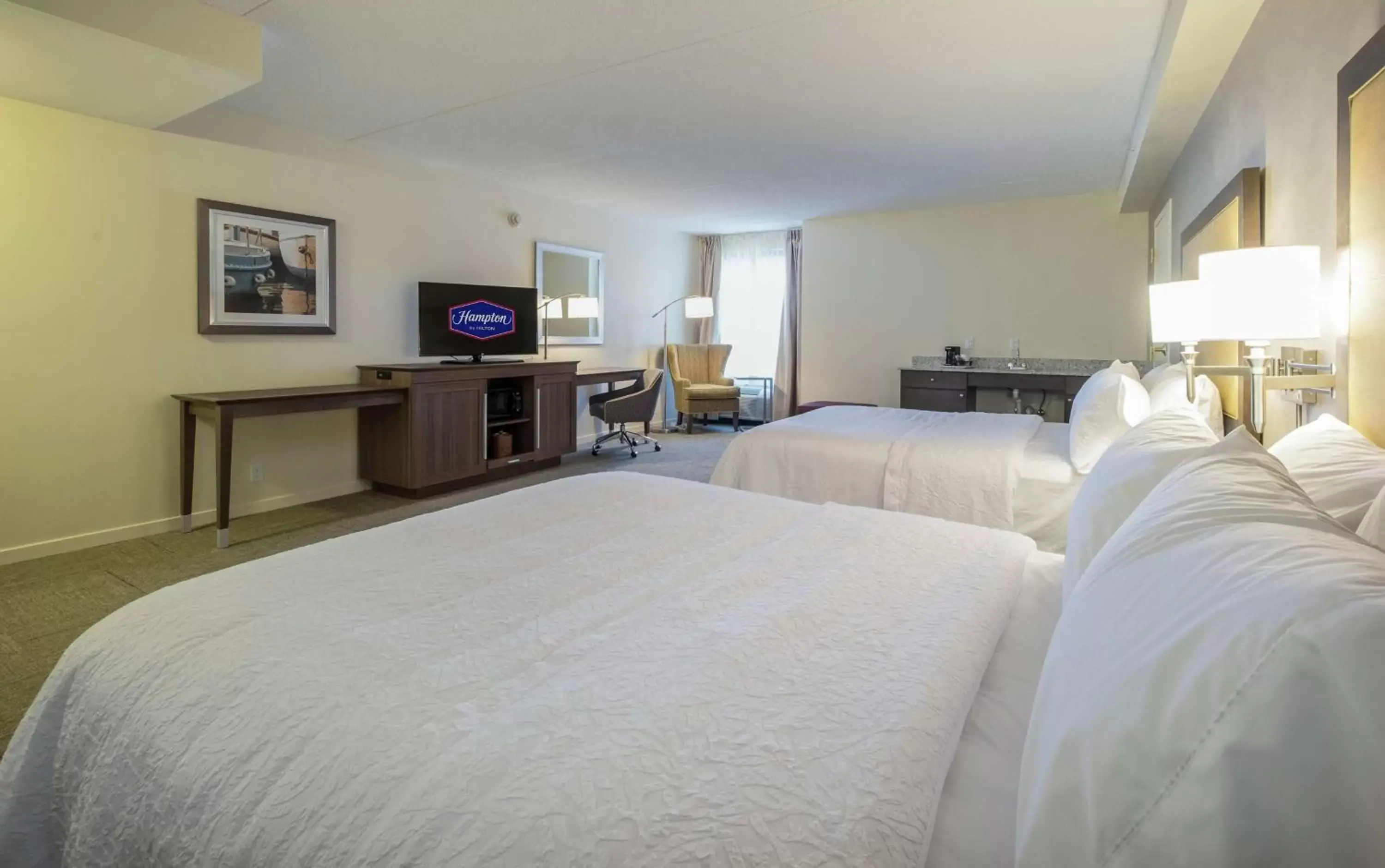 Bedroom, Bed in Hampton Inn Waterville