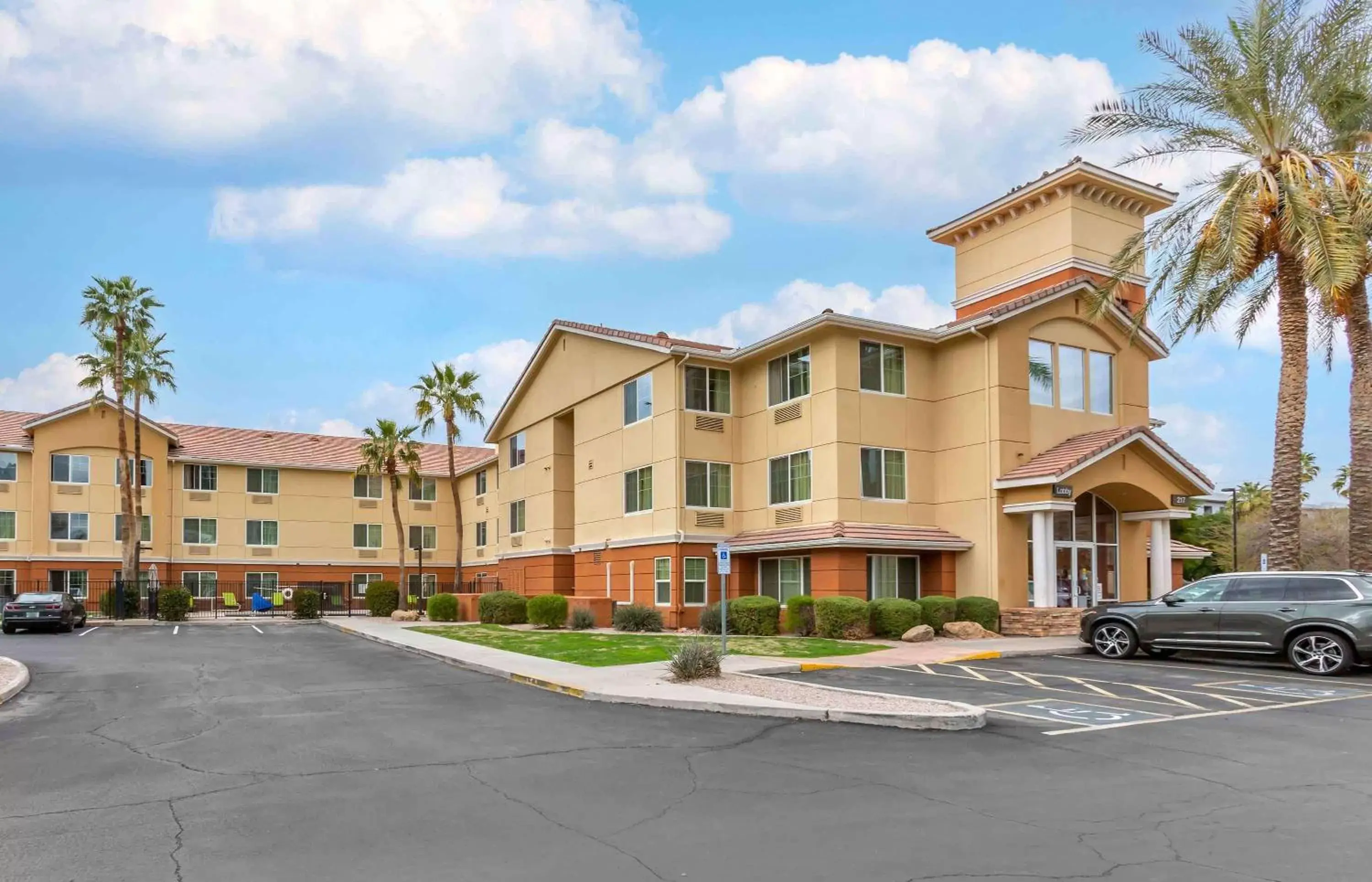 Property building in Extended Stay America Suites - Phoenix - Midtown Property building in Extended Stay America Suites - Phoenix - Midtown