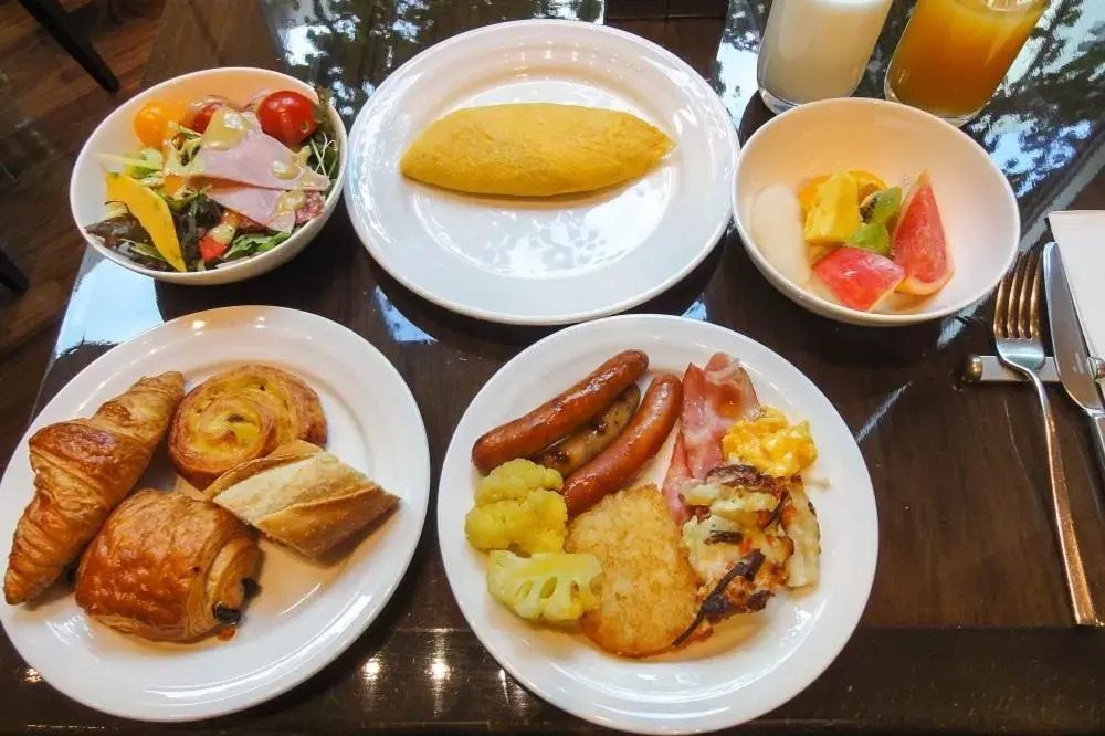 Continental breakfast in Elite Central Hotel Hanoi