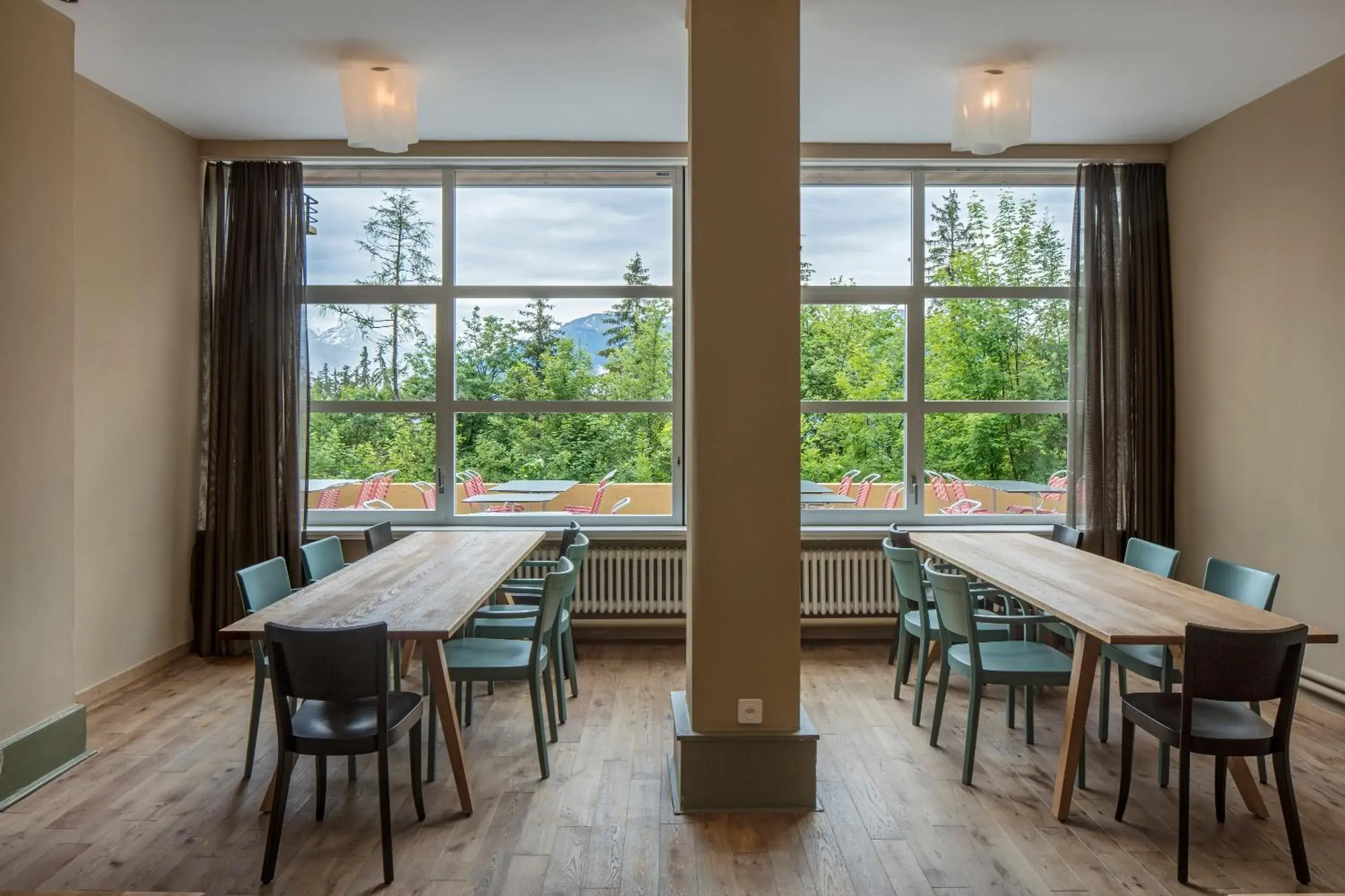 Restaurant/places to eat in Crans-Montana Youth Hostel