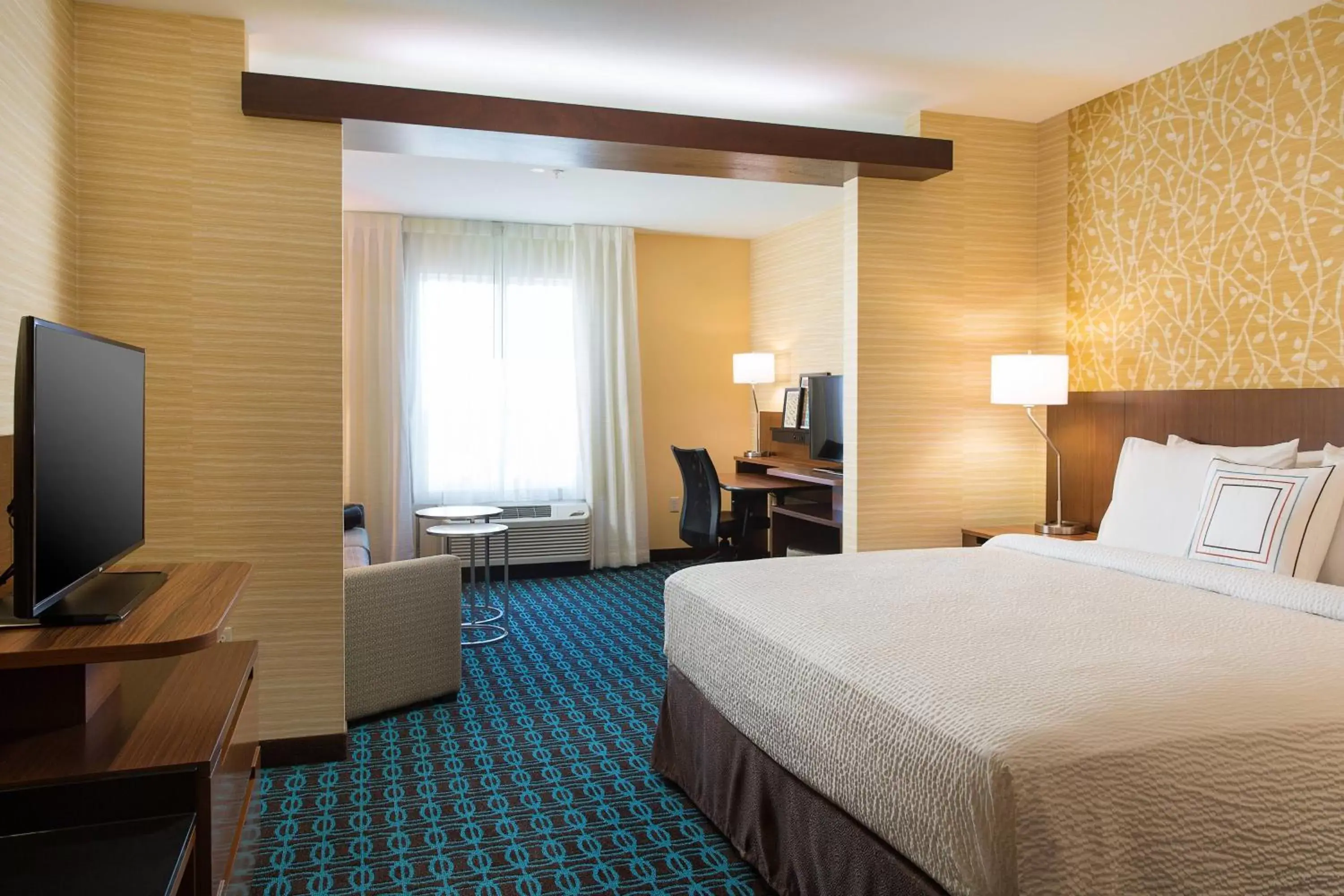 Photo of the whole room, Bed in Fairfield Inn & Suites by Marriott Sacramento Folsom