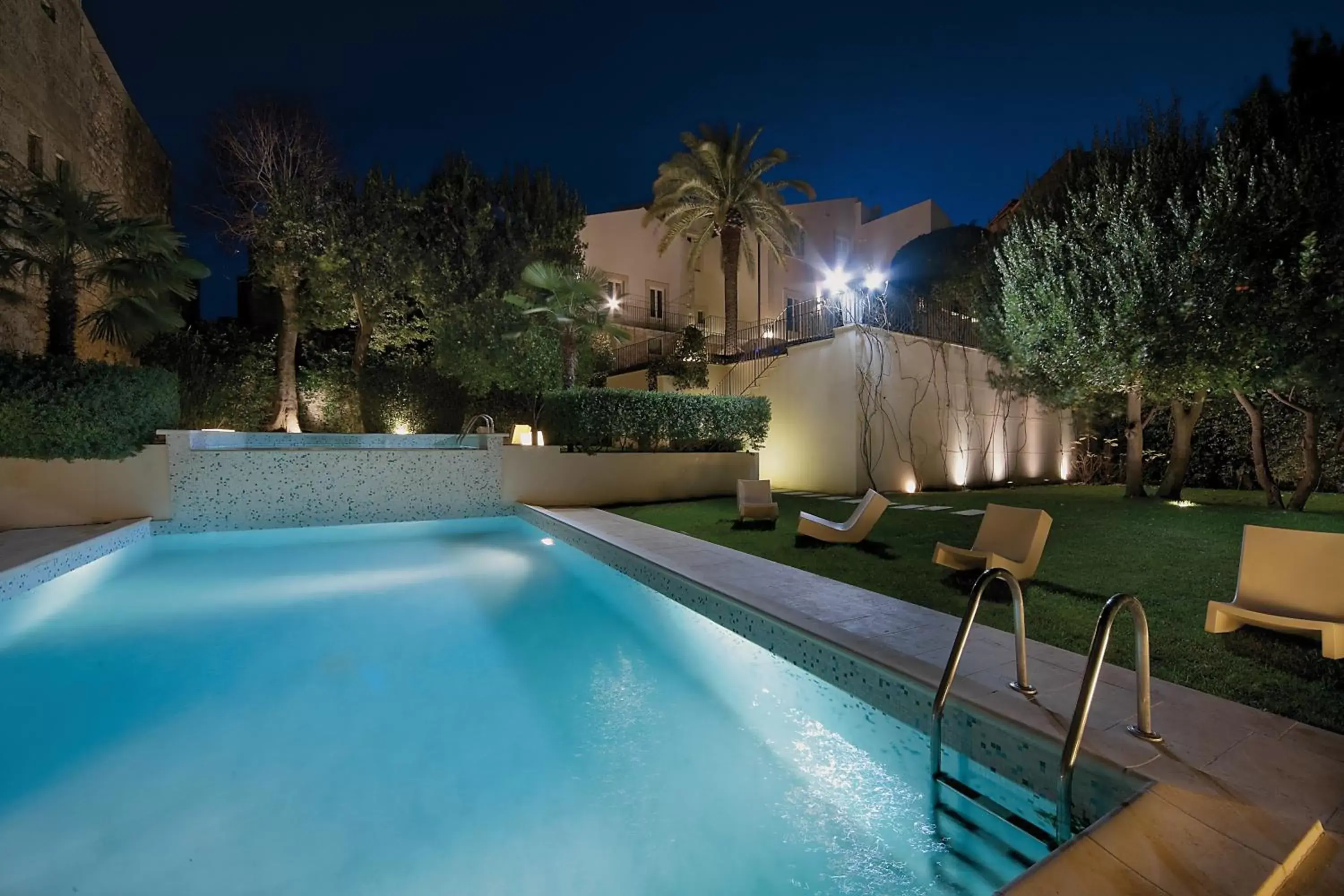 Garden, Swimming Pool in Villa Del Lauro