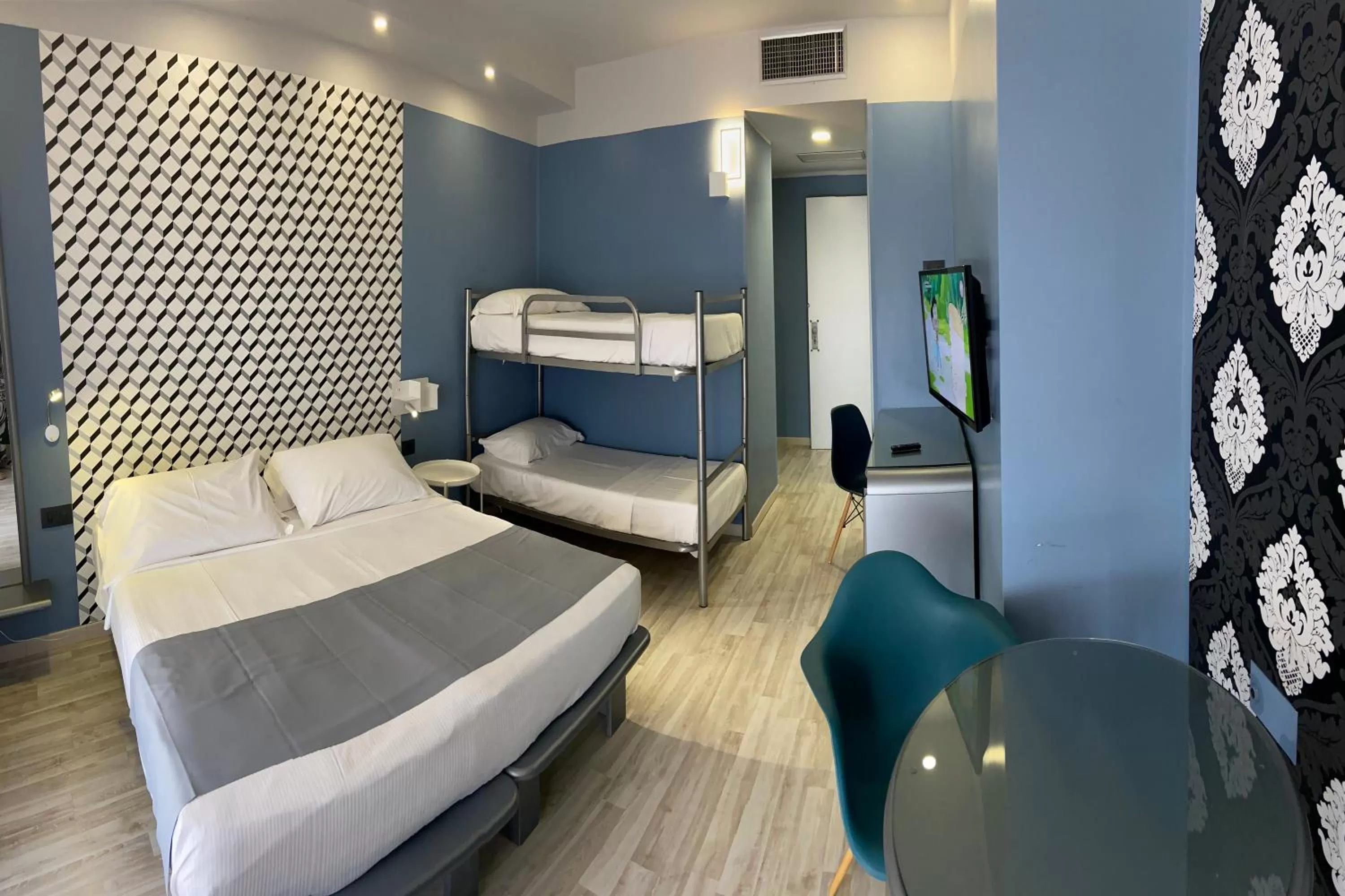 Photo of the whole room, Bed in Business Hotel