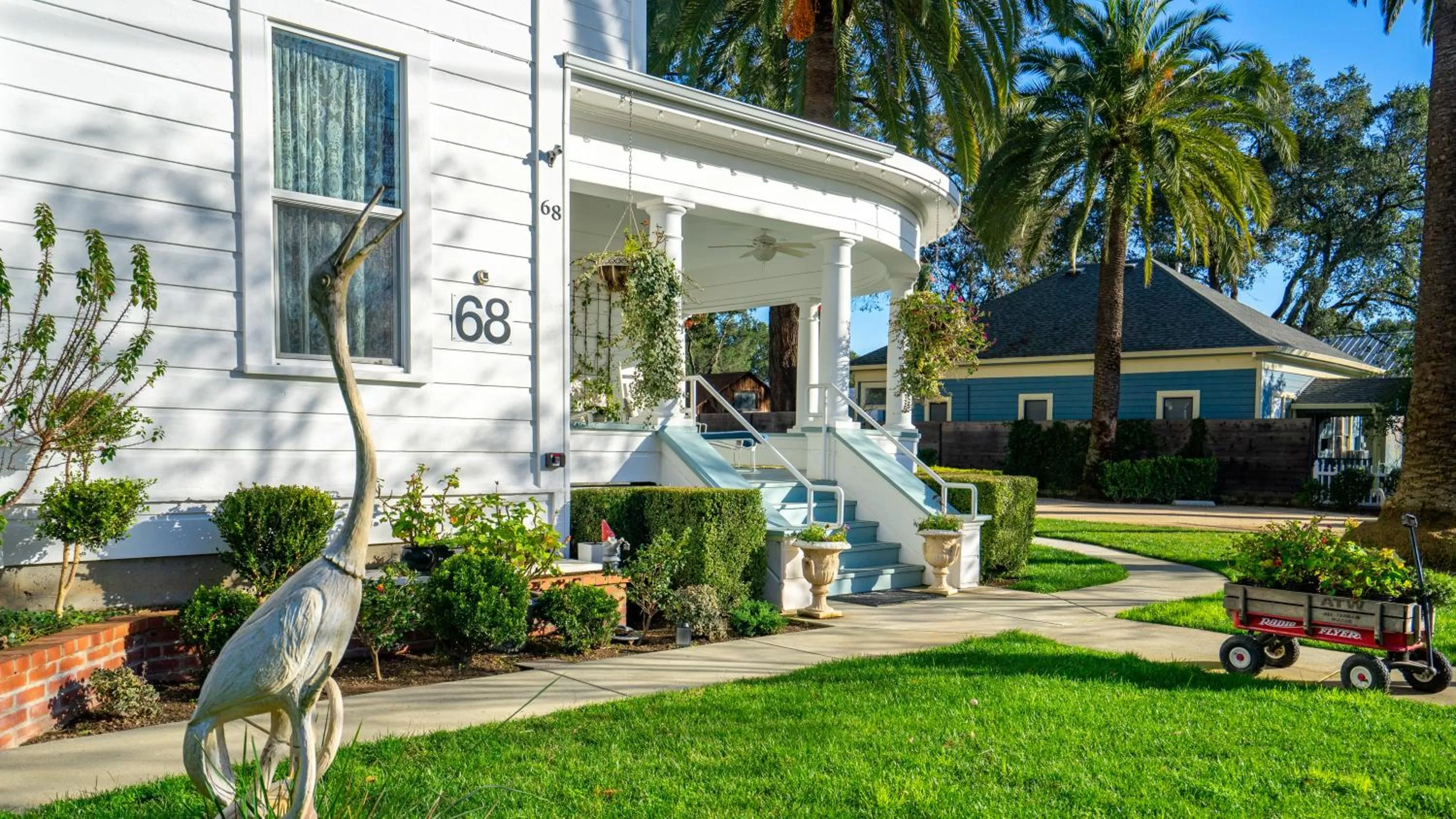 Property Building in The River Belle Inn