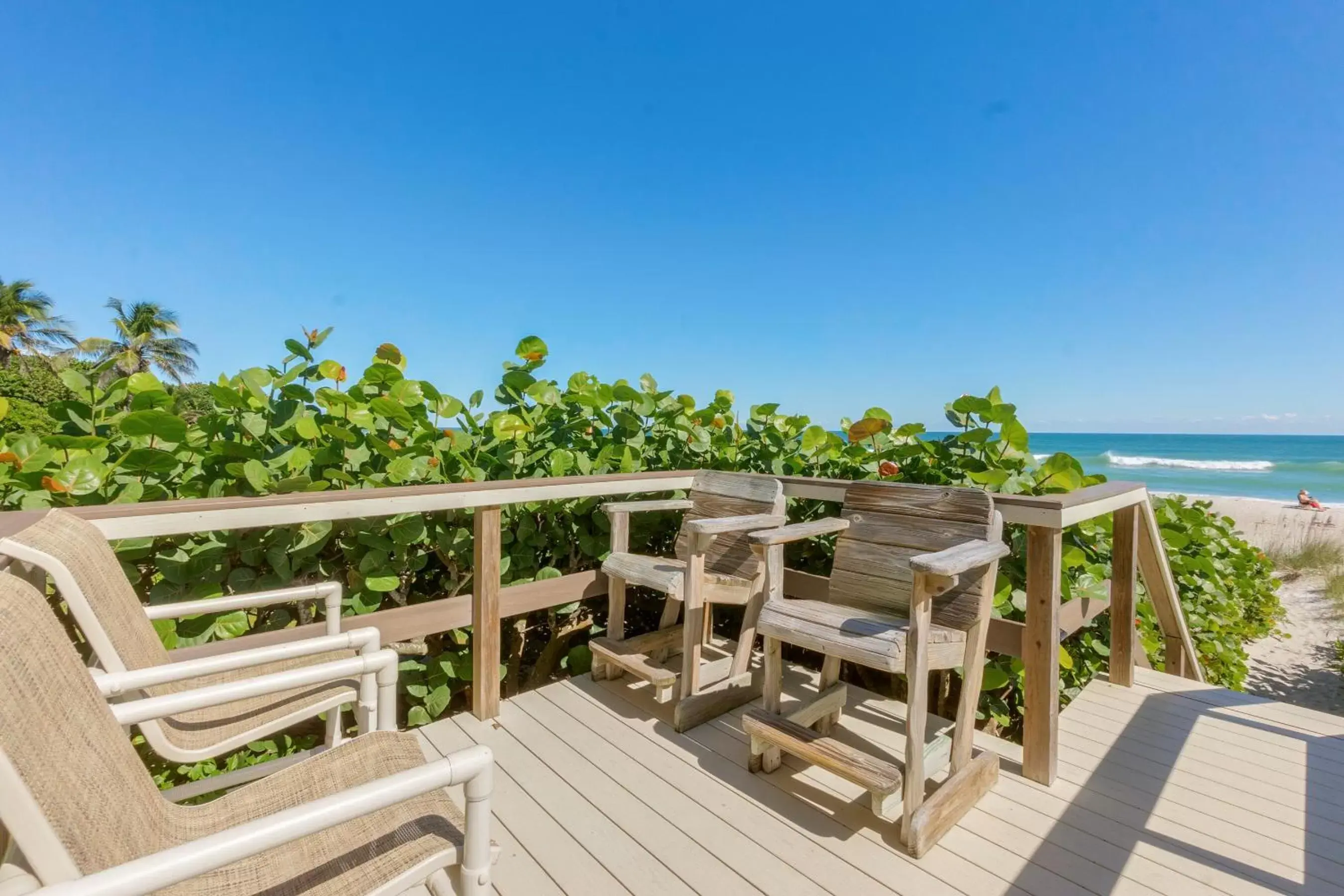 Beach, Balcony/Terrace in Tuckaway Shores Resort