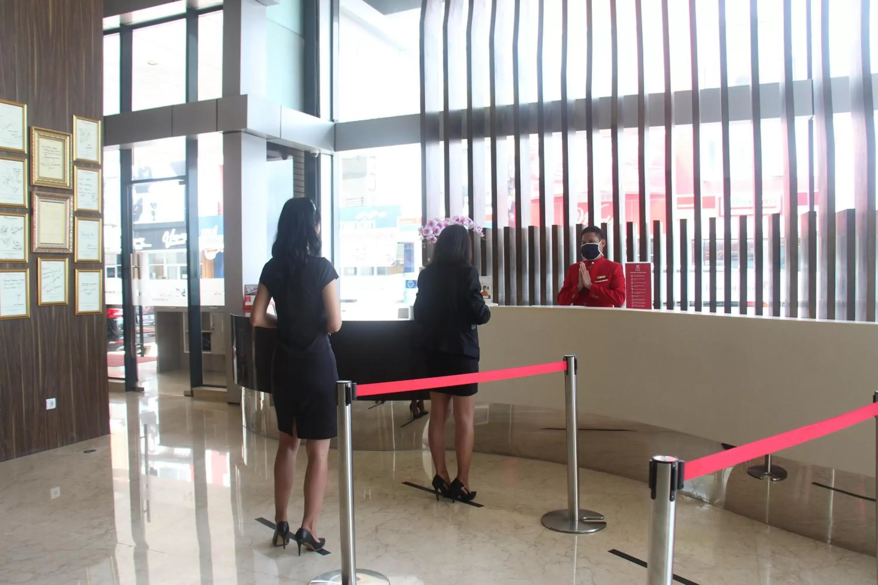 Lobby or reception in Swiss-Belhotel Cirebon