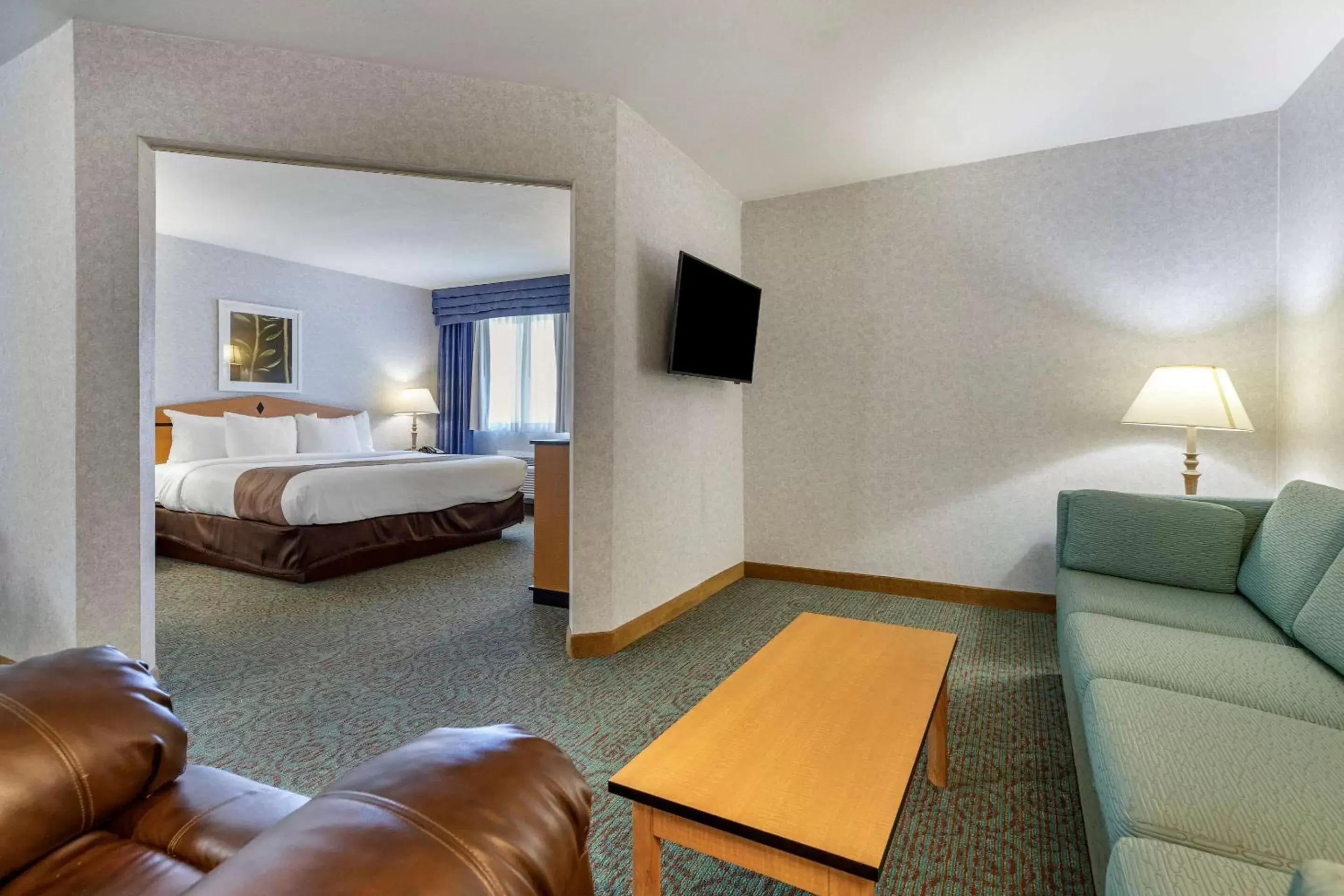 Bedroom, Seating Area in Quality Inn and Suites Denver Airport - Gateway Park