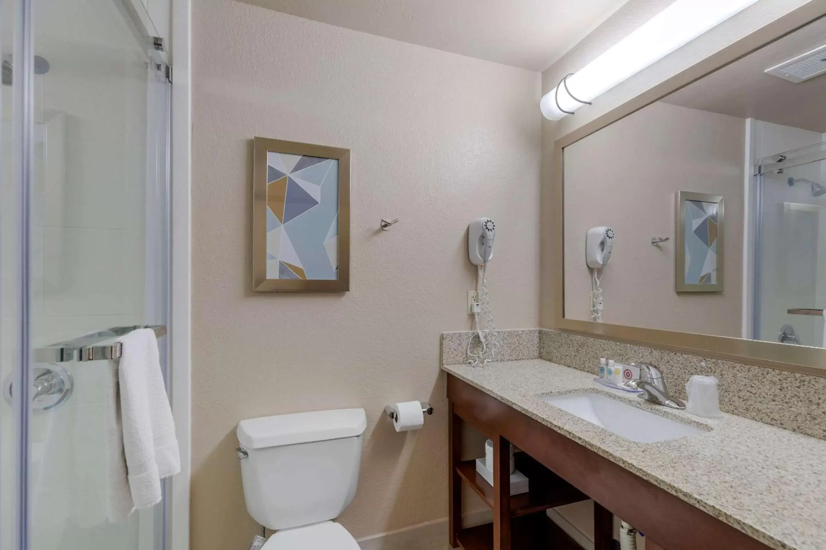Bedroom, Bathroom in Comfort Inn & Suites Boulder