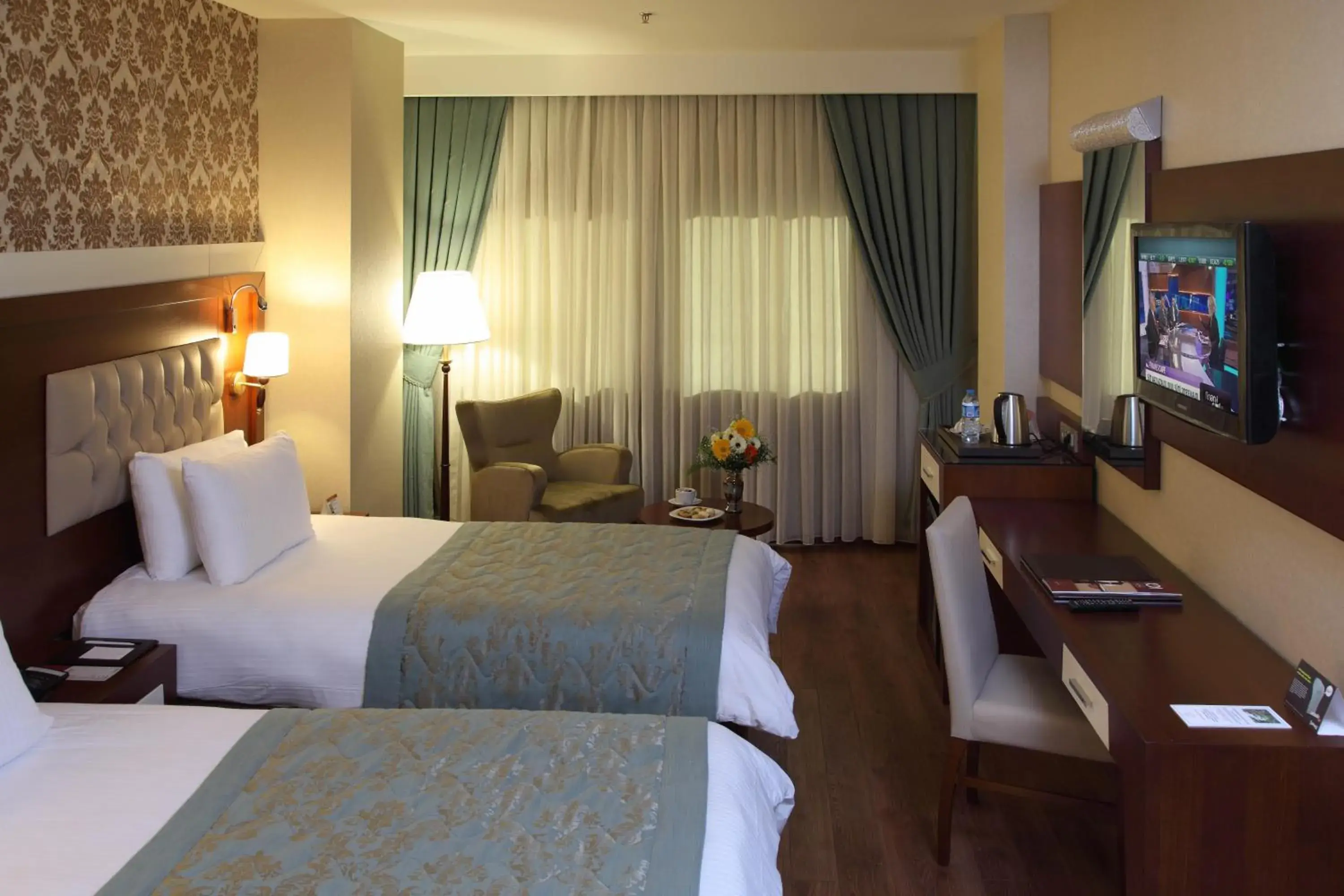 Photo of the whole room, Room Photo in Hotel Senbayrak City