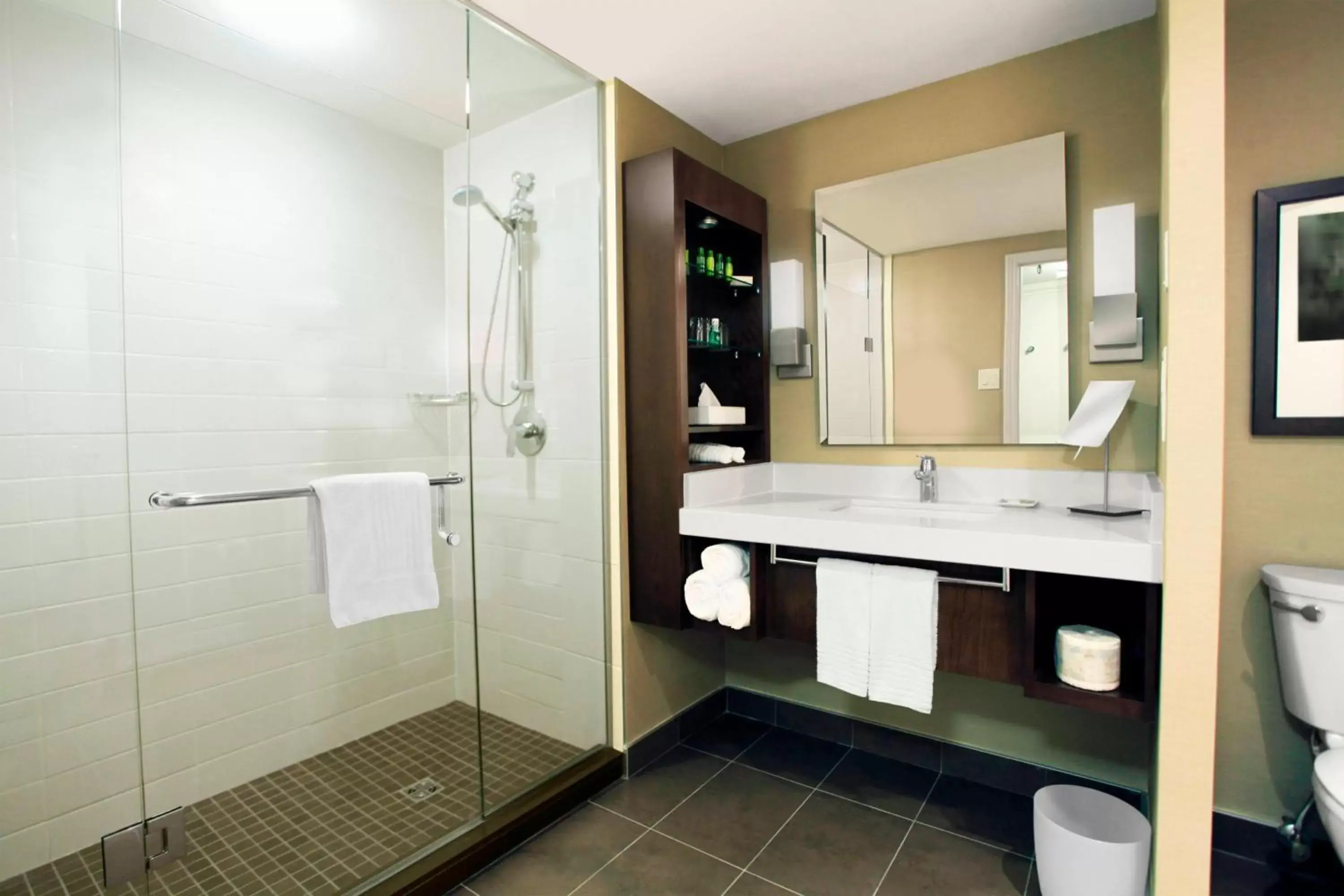 Bathroom in Delta Hotels by Marriott London Armouries