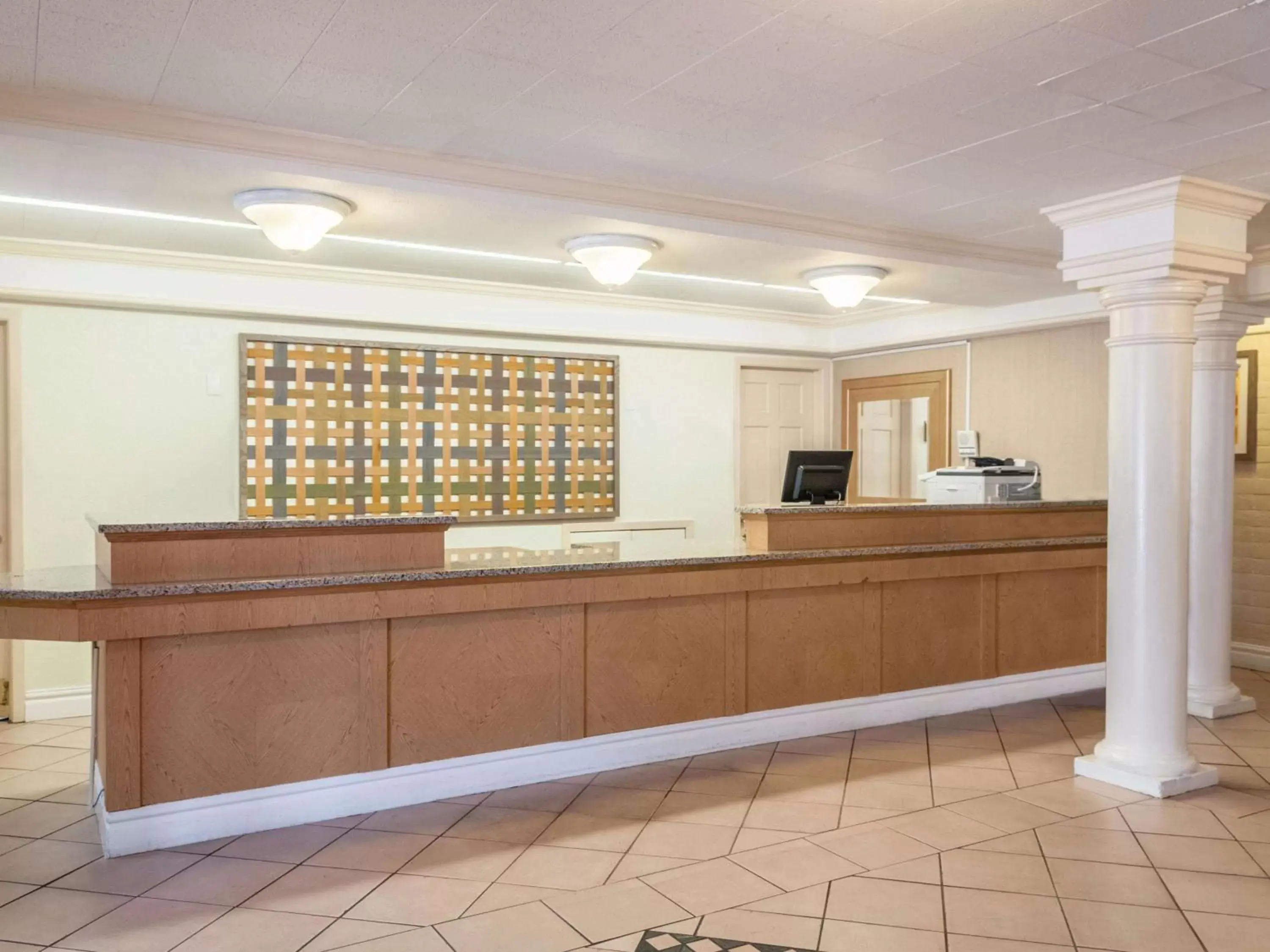 Lobby or reception, Lobby/Reception in La Quinta Inn by Wyndham New Orleans West Bank / Gretna