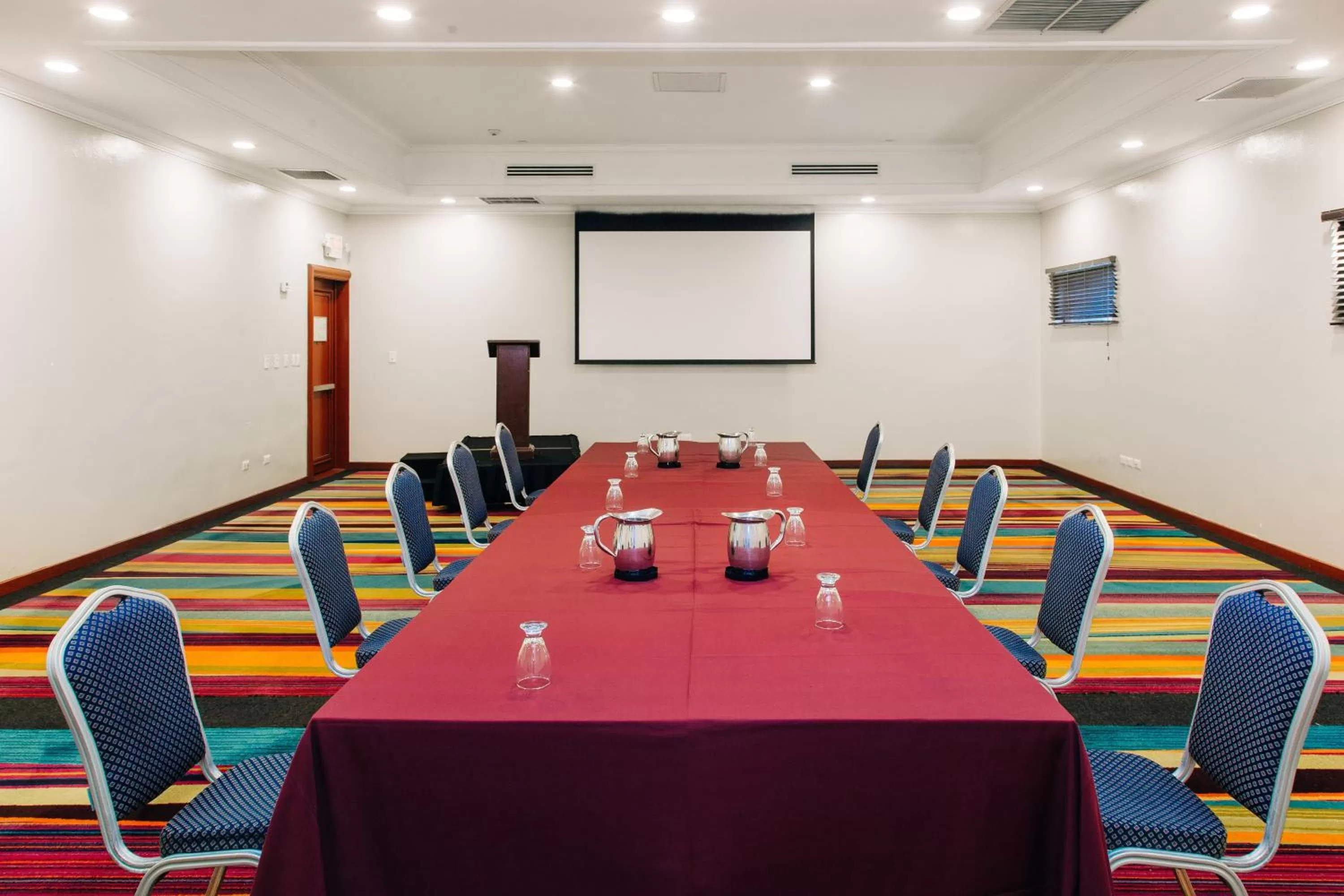 Meeting/conference room in Crowne Plaza San Salvador, an IHG Hotel