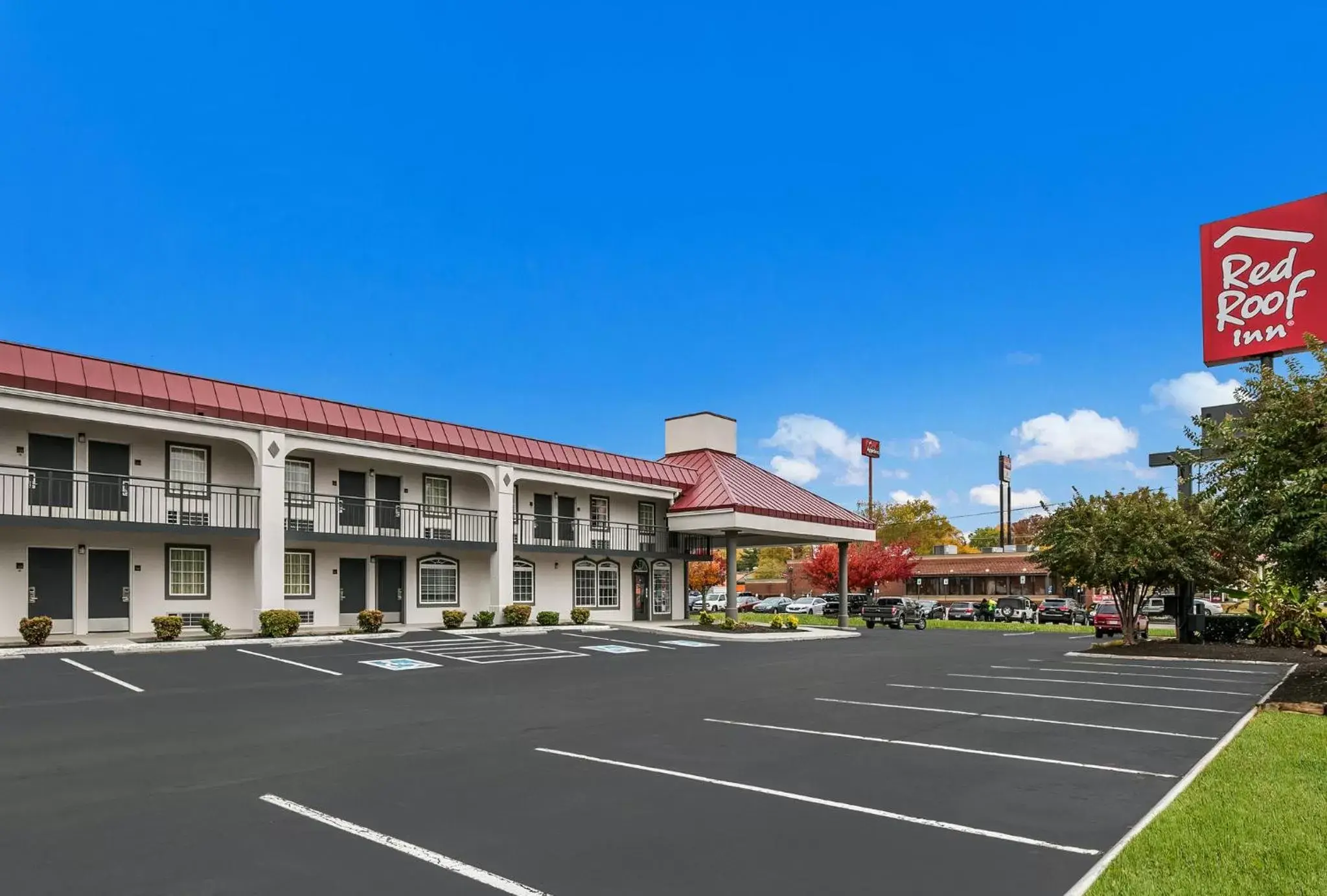 Property Building in Red Roof Inn Knoxville North - Merchants Drive