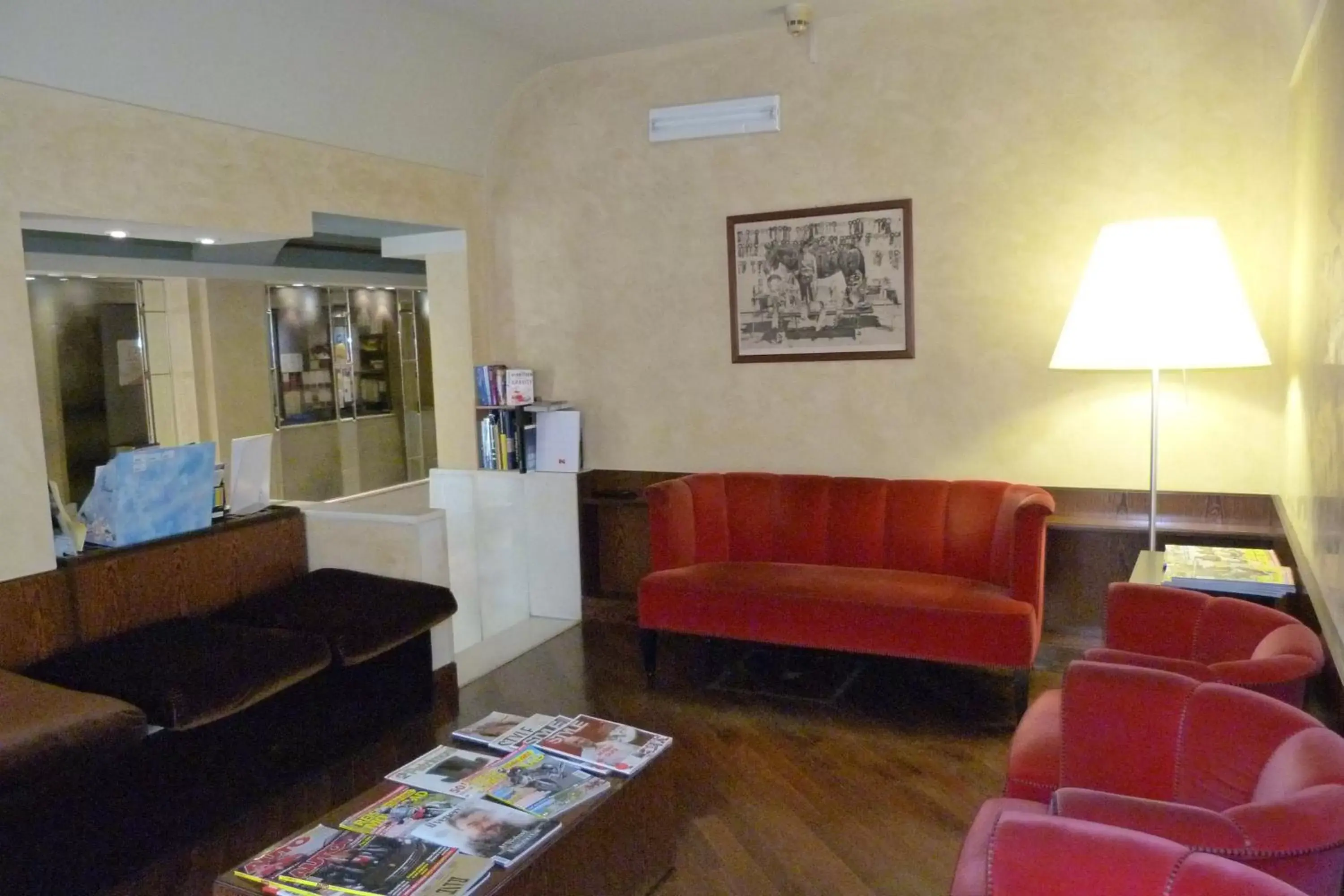 Lobby or reception in Hotel Centrale Byron Lobby or reception in Hotel Centrale Byron