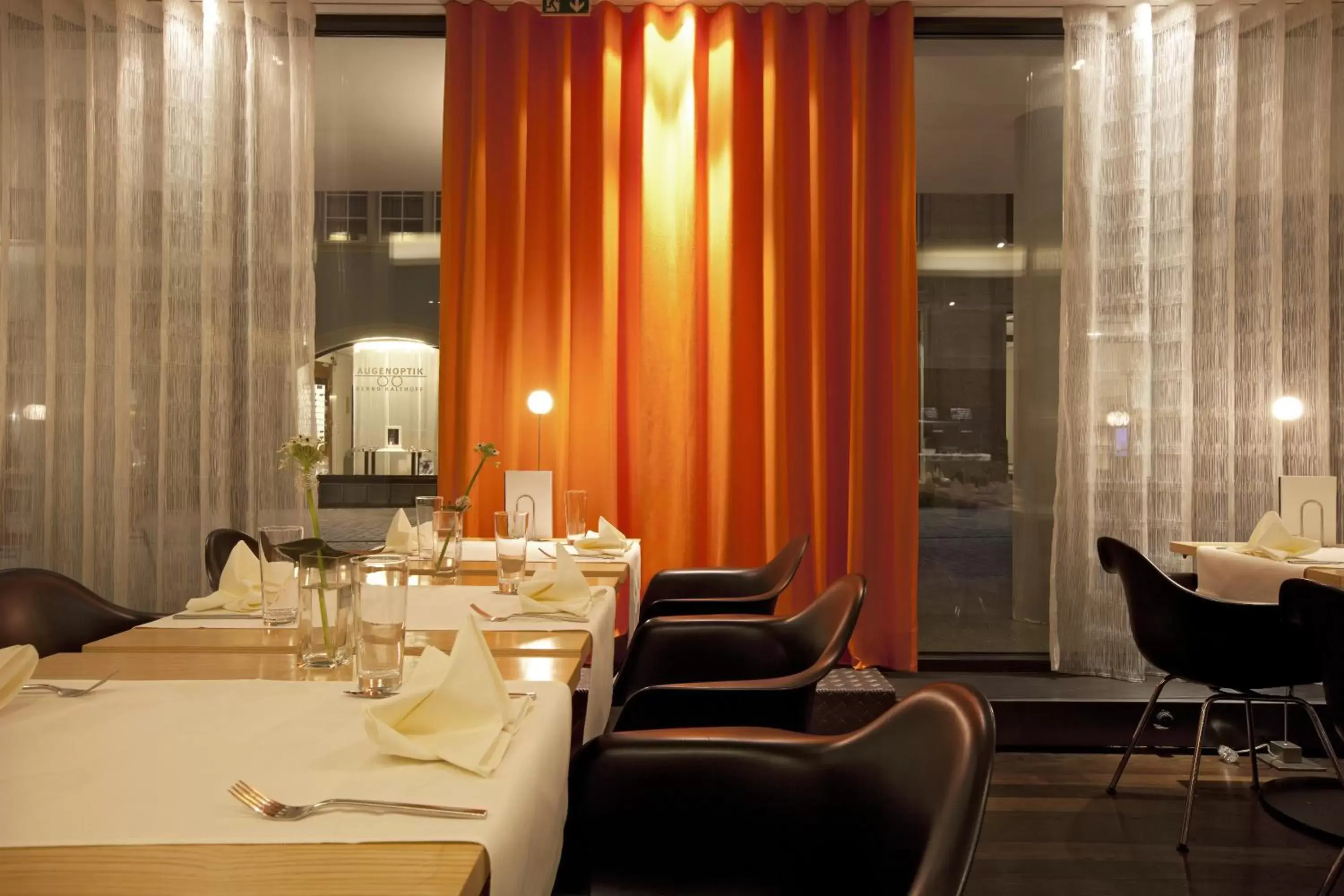 Restaurant/Places to Eat in Hotel Dom