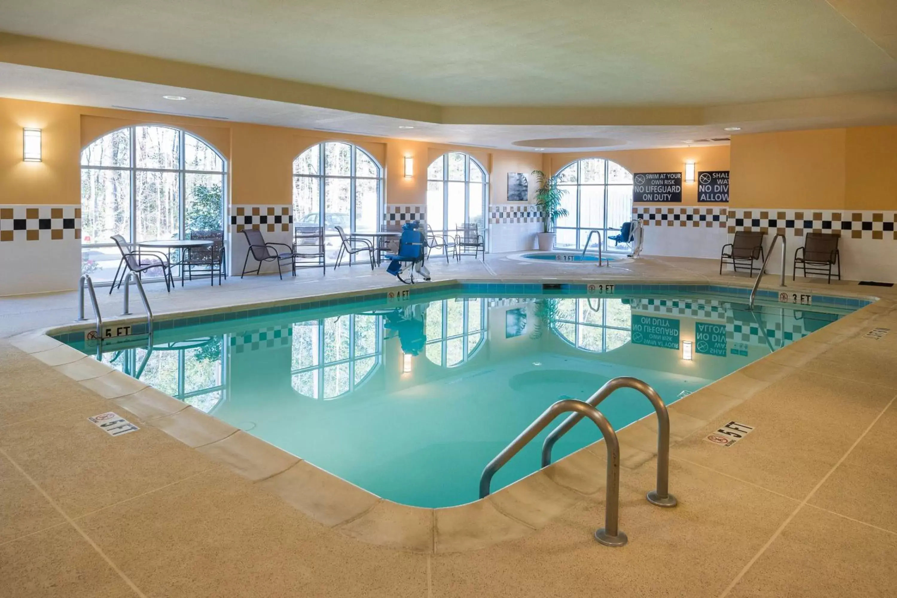 Pool view, Swimming Pool in Hampton Inn By Hilton & Suites Florence-North/I-95