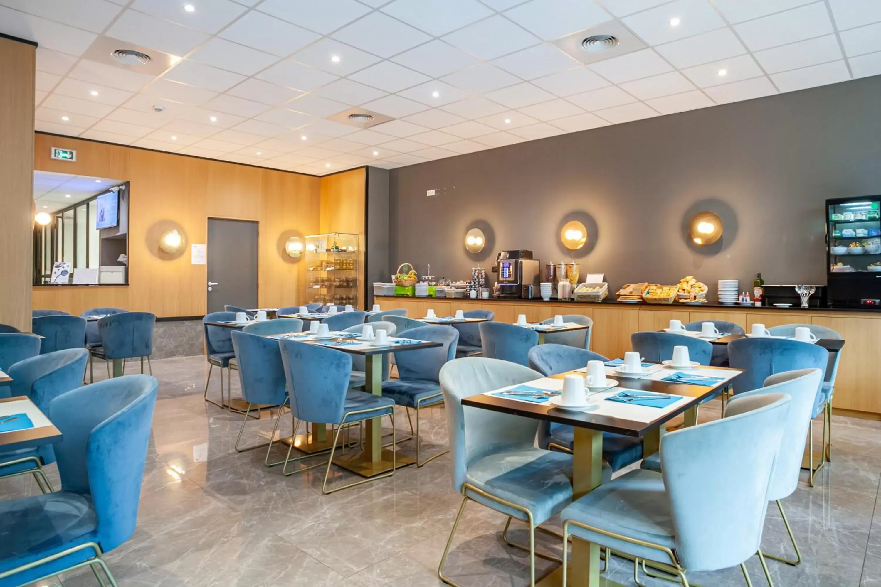 Buffet breakfast, Restaurant/Places to Eat in Residhotel Le Grand Prado