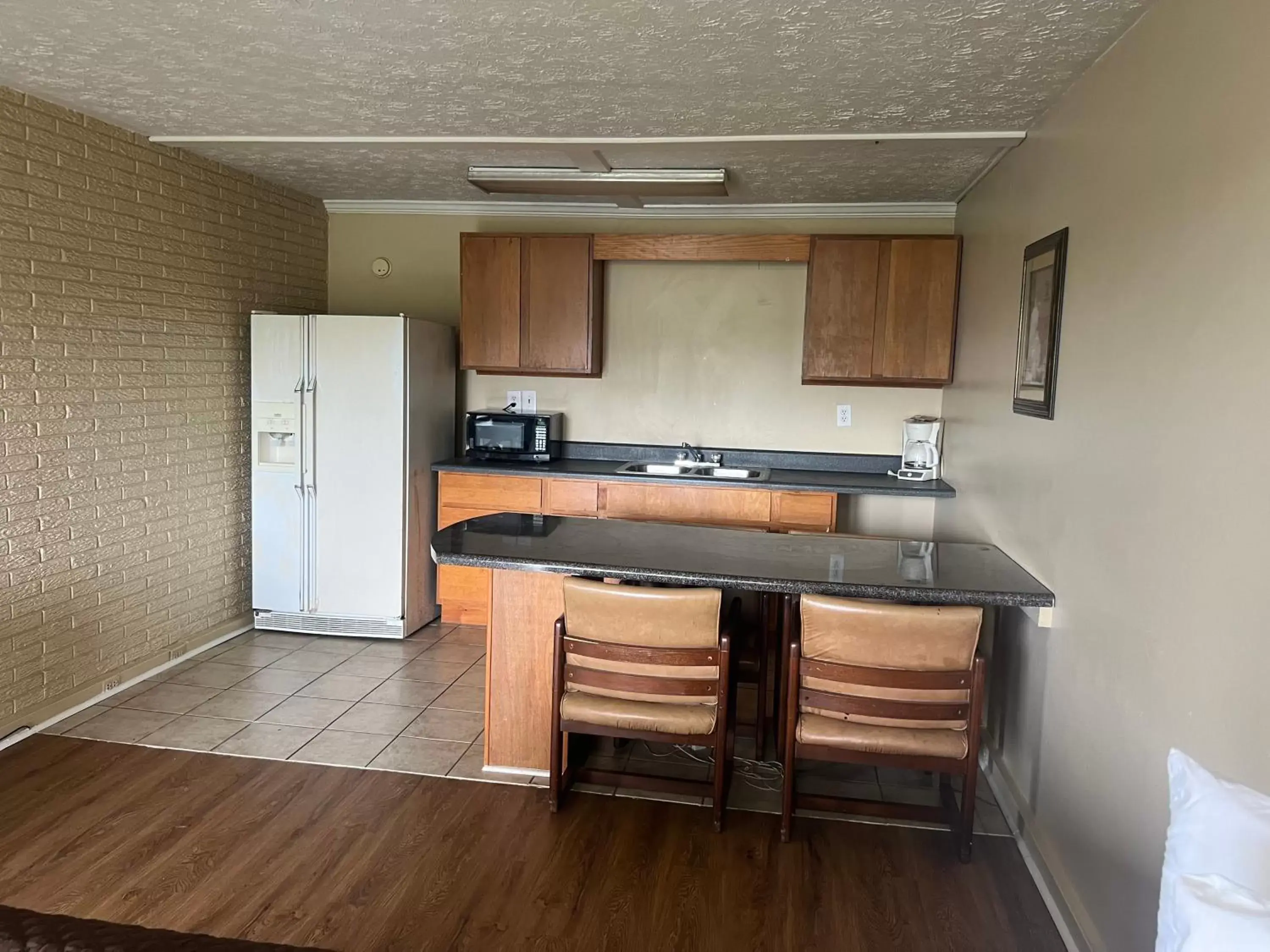 Kitchen or kitchenette, Kitchen/Kitchenette in Towne inn