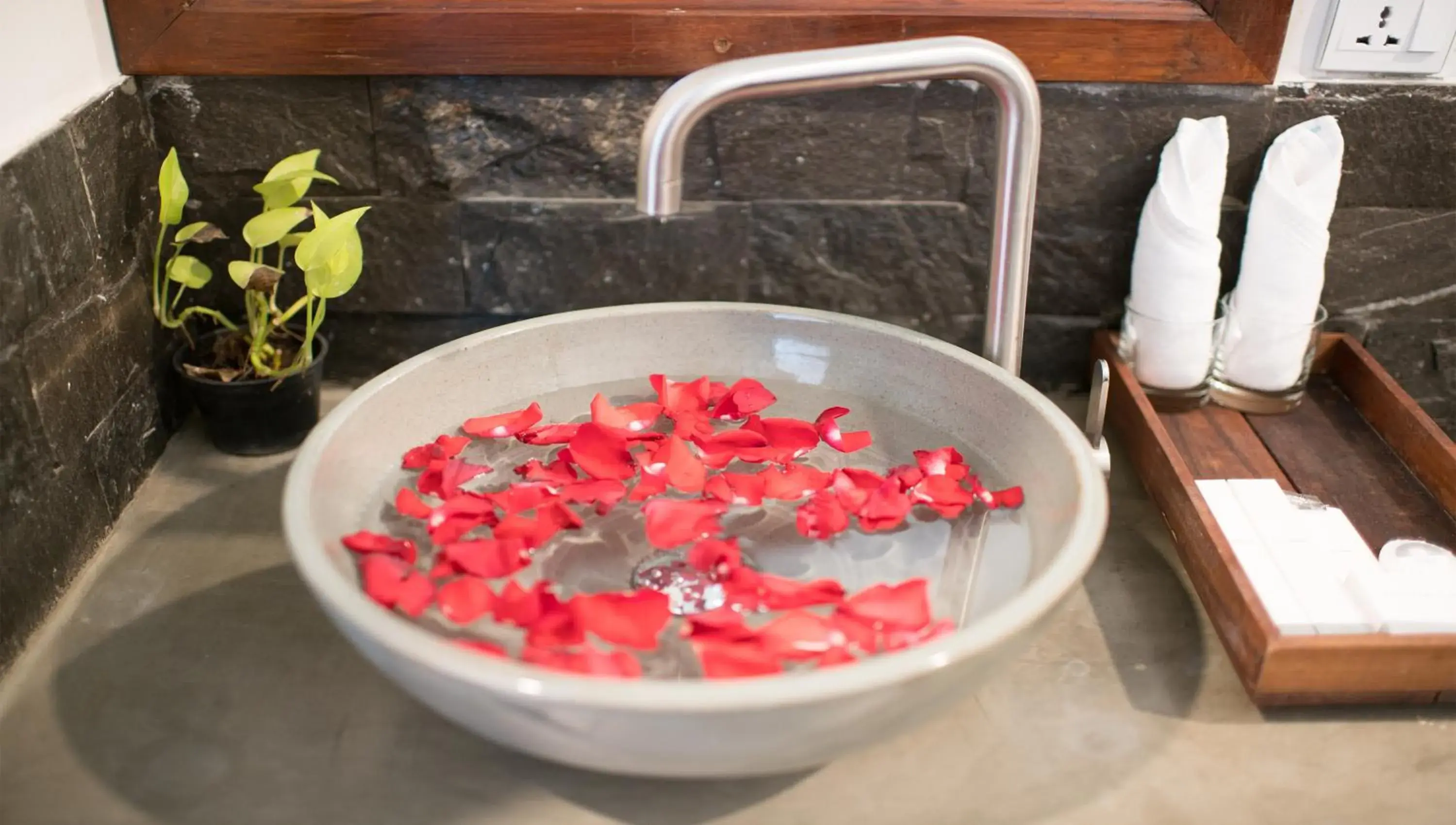 Shower, Food in Green Amazon Residence Hotel