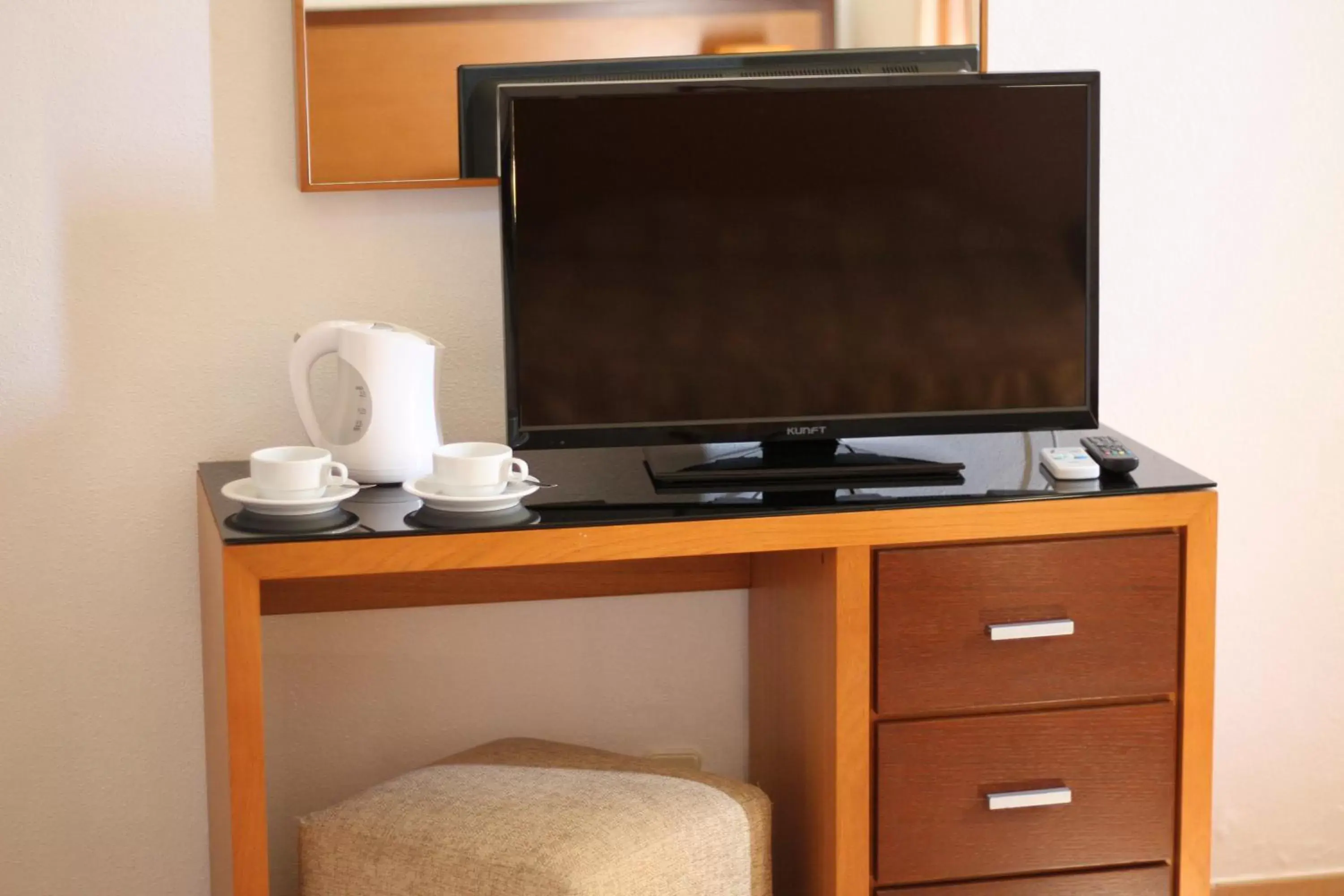 TV and multimedia, TV/Entertainment Center in Hotel Pinhal do Sol