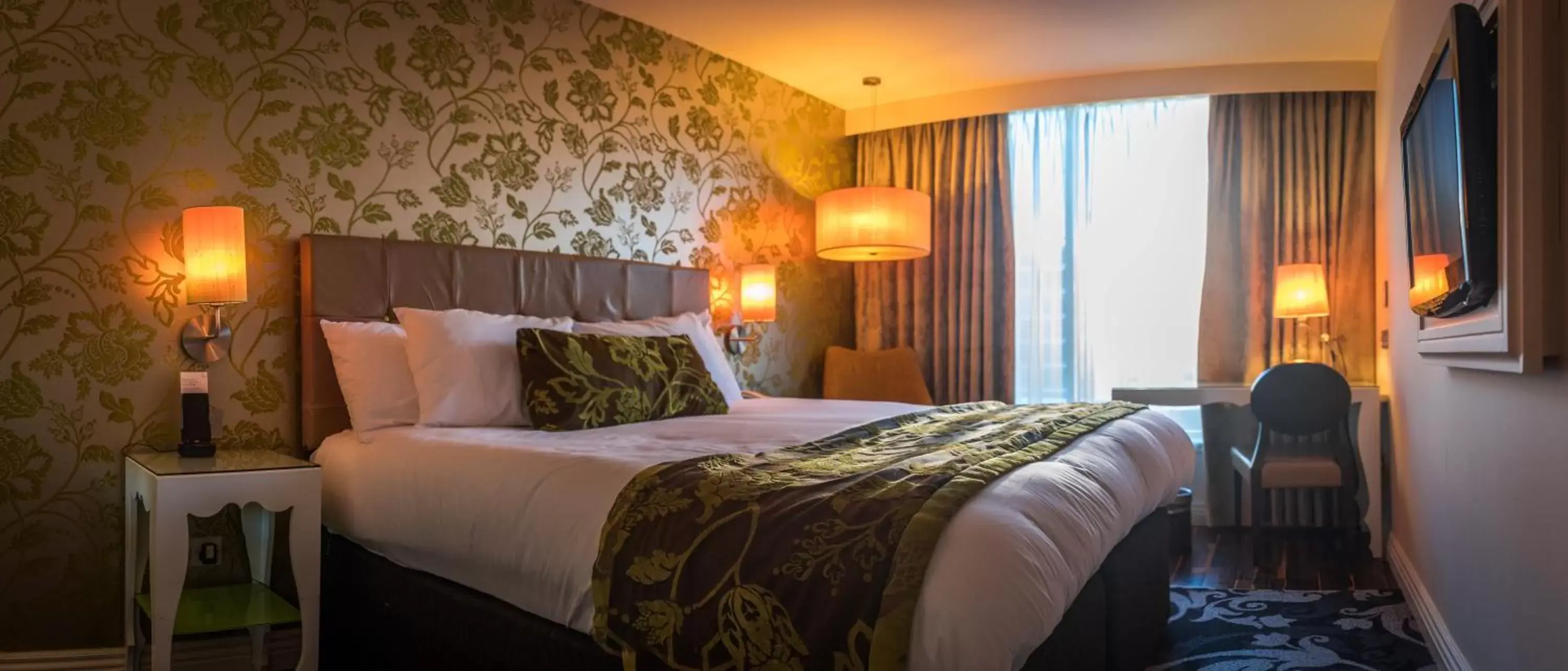 Photo of the whole room, Bed in Hotel Indigo Glasgow by IHG Photo of the whole room, Bed in Hotel Indigo Glasgow by IHG