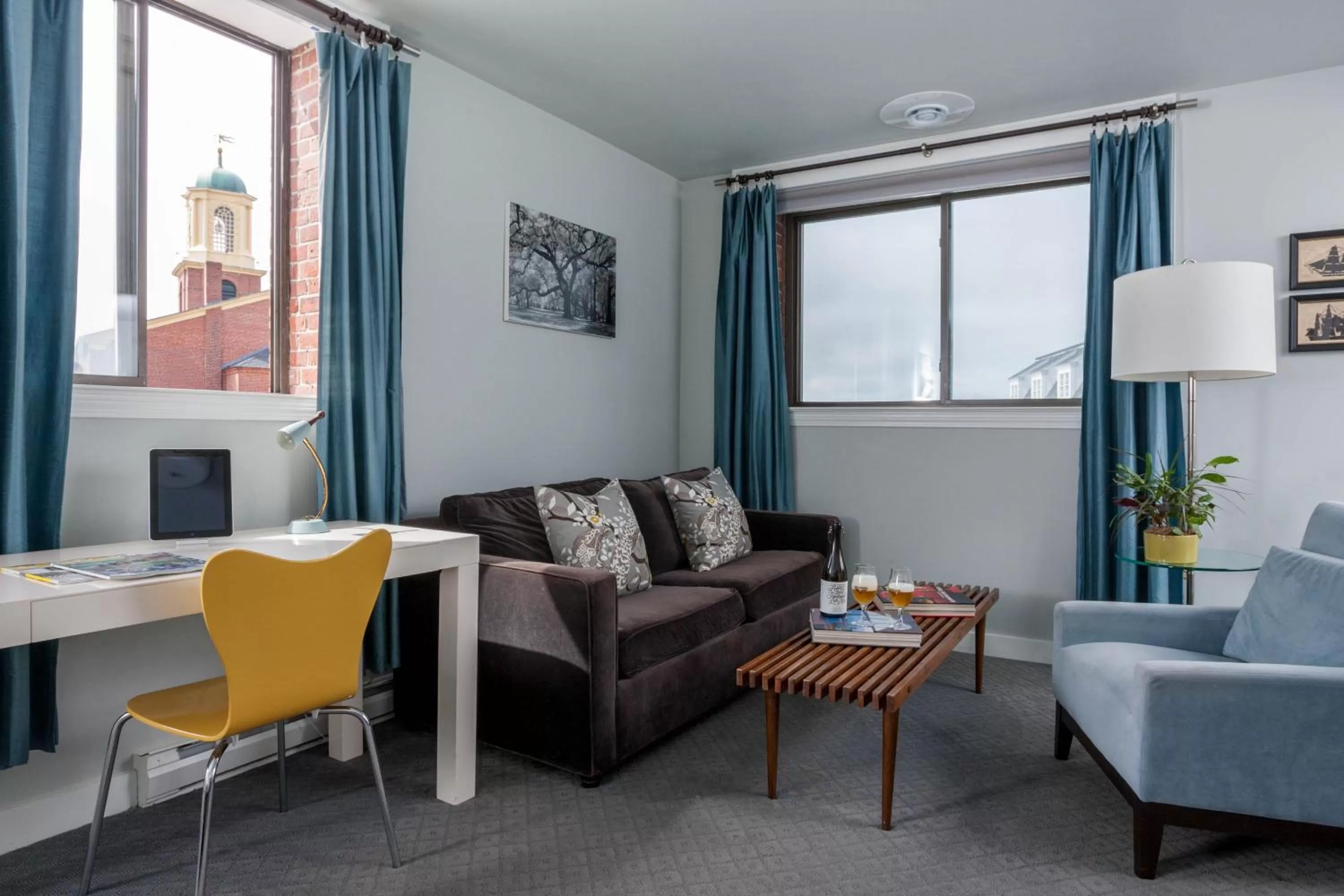 Day, Seating Area in Ale House Inn