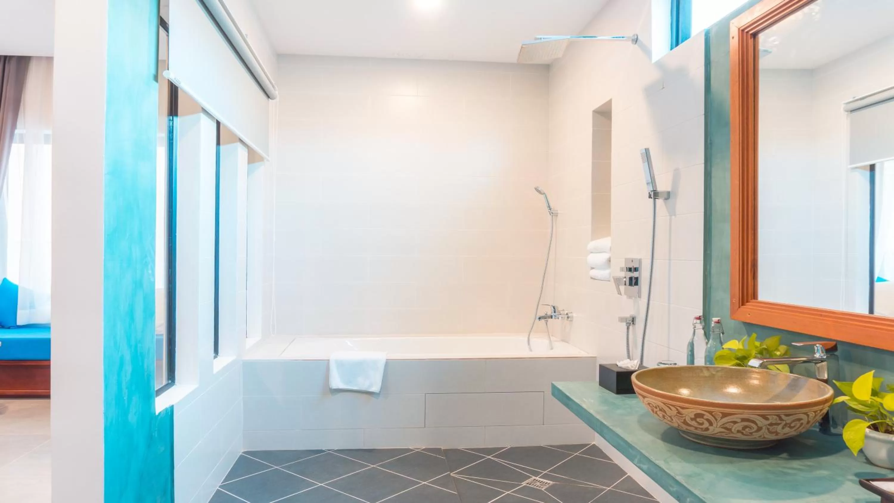 Bath in Angkor Aurora