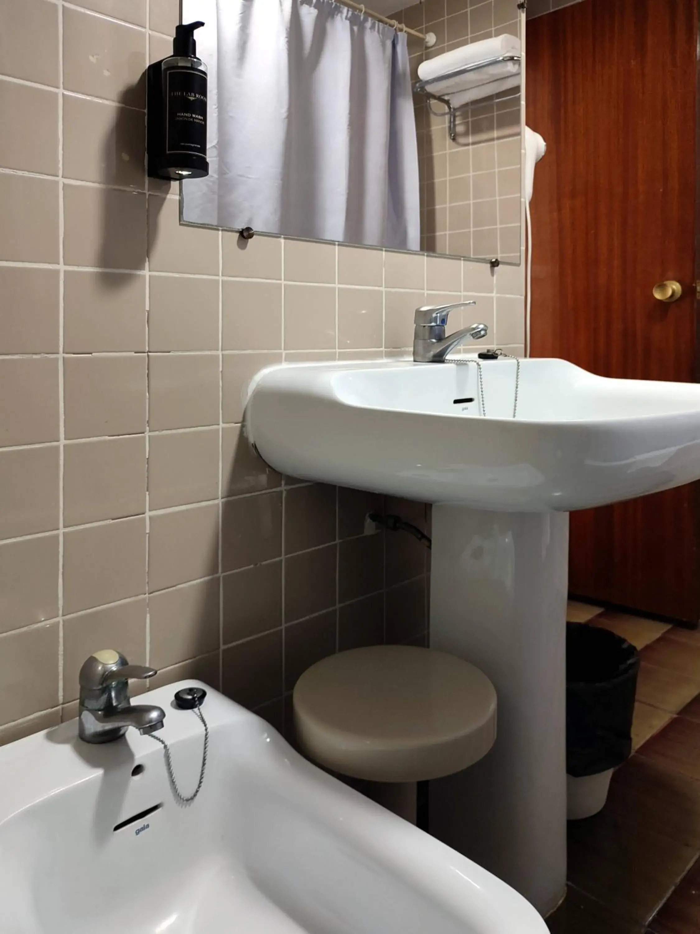 Bathroom in Hotel Porto