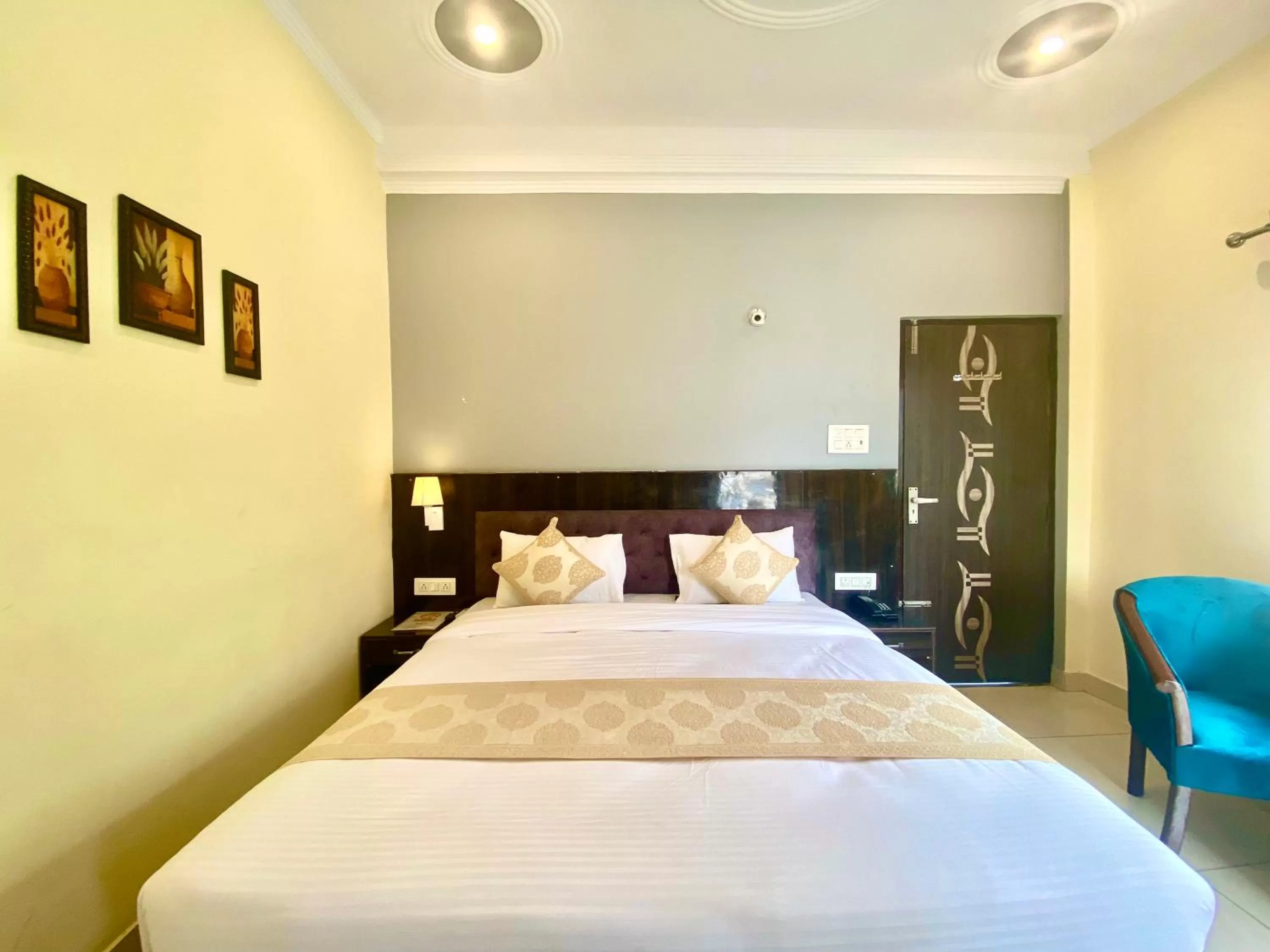 Bed in Tapovan New Residency - 5 minutes walk to Laxman jhula