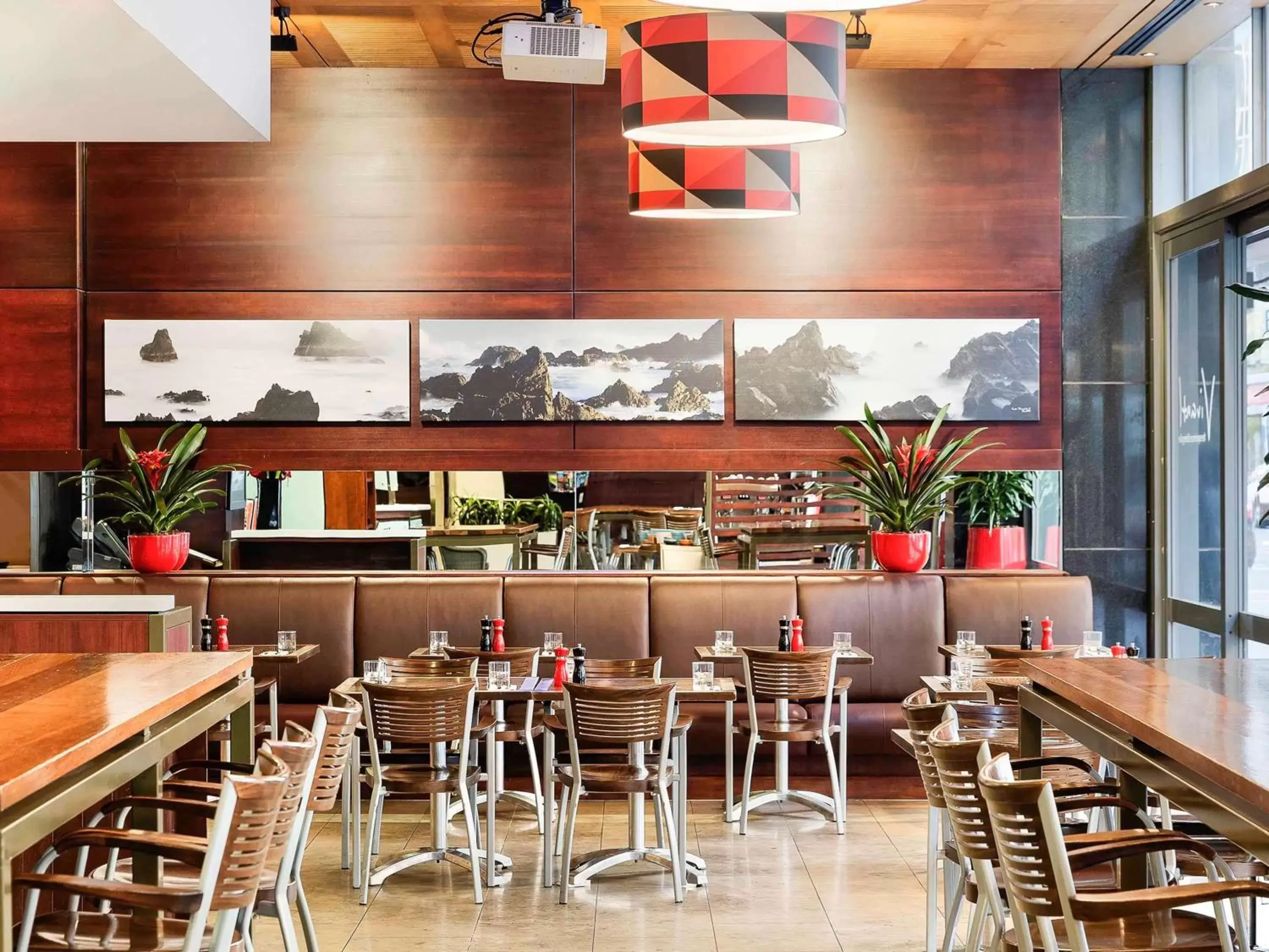 On site, Restaurant/Places to Eat in ibis Wellington