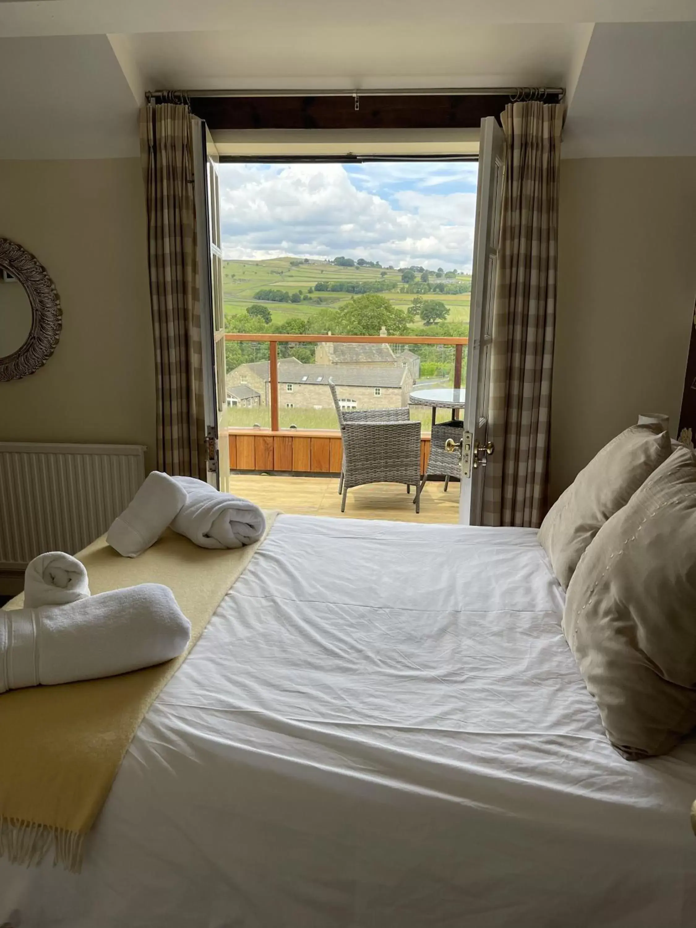 Bedroom, Bed in Wellington Inn