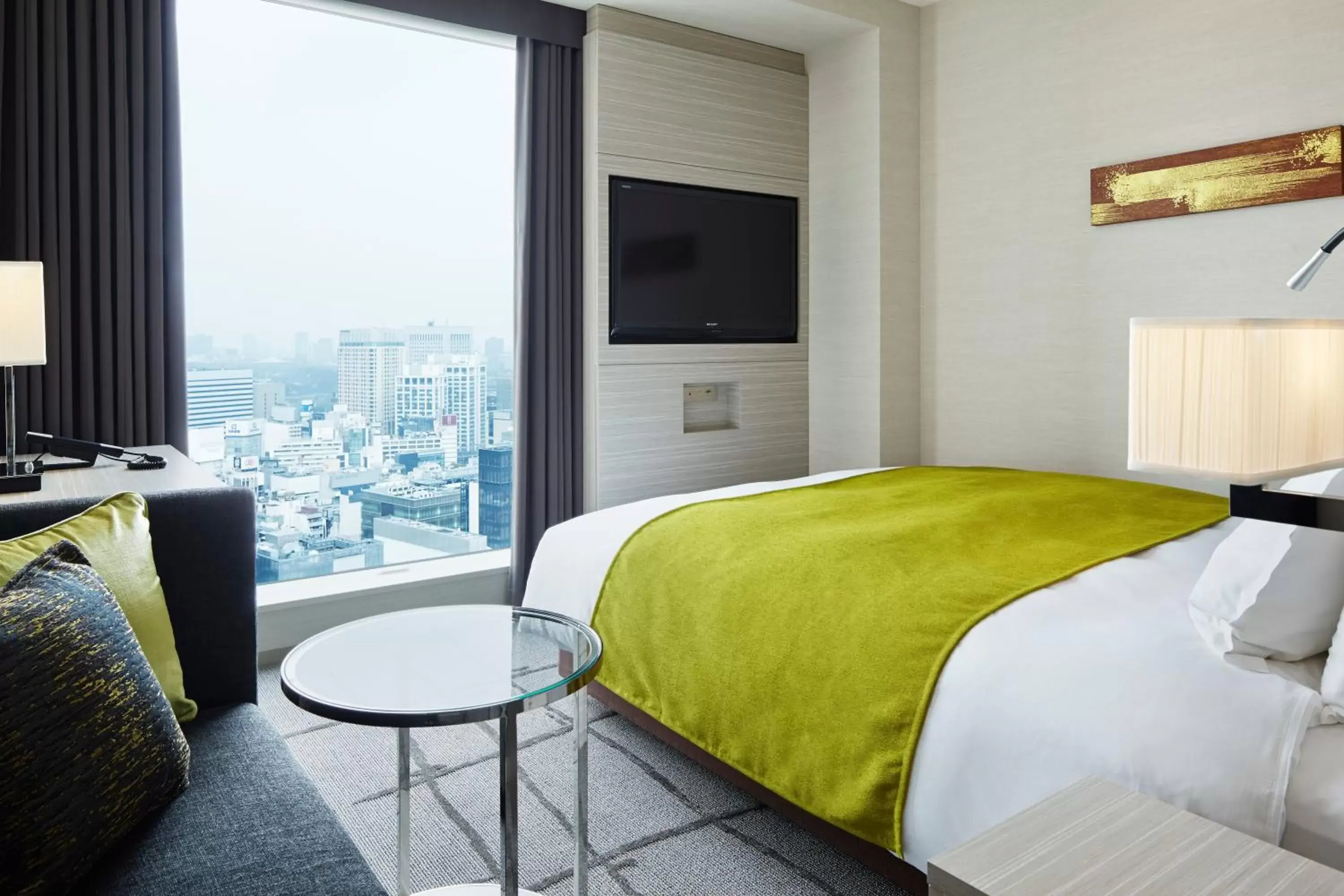 Photo of the whole room, Bed in Mitsui Garden Hotel Ginza Premier
