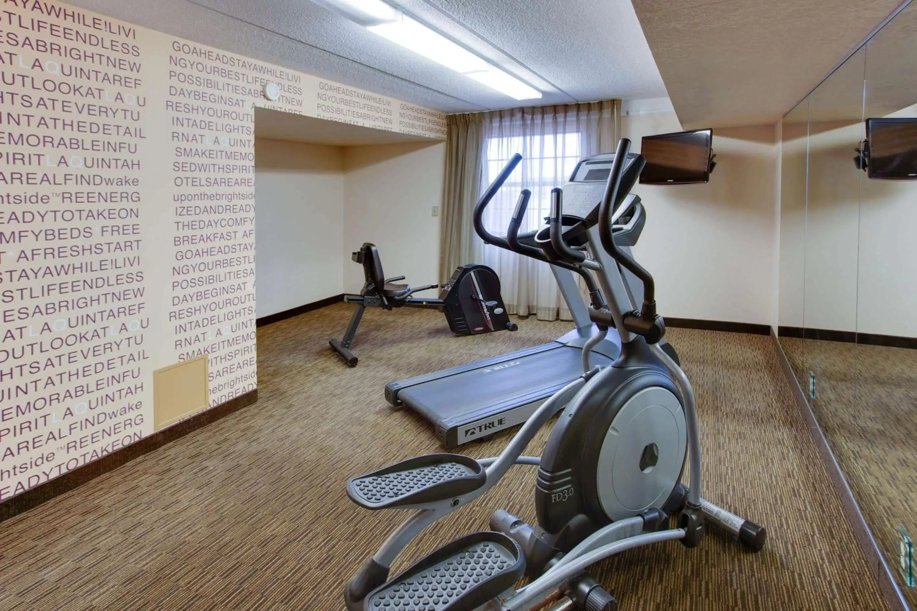 Fitness centre/facilities, Fitness Center/Facilities in La Quinta Inn by Wyndham Pittsburgh Airport