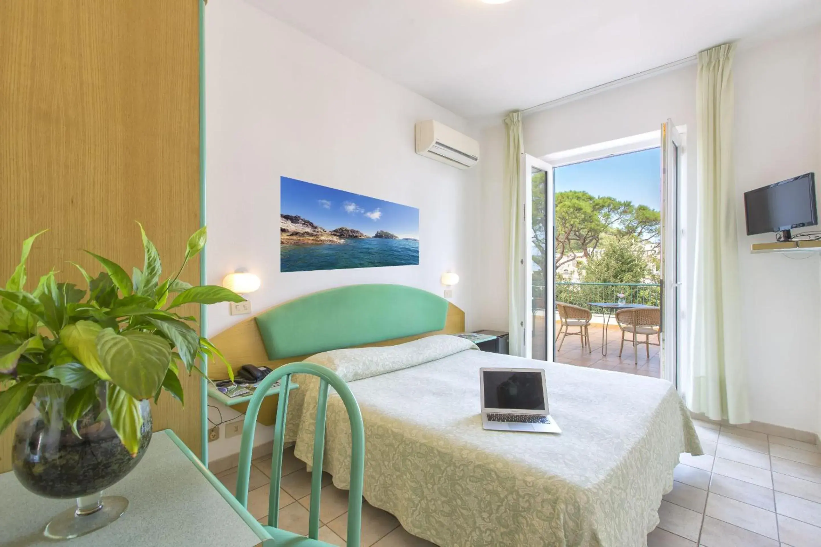 Bedroom in Hotel Vittoria