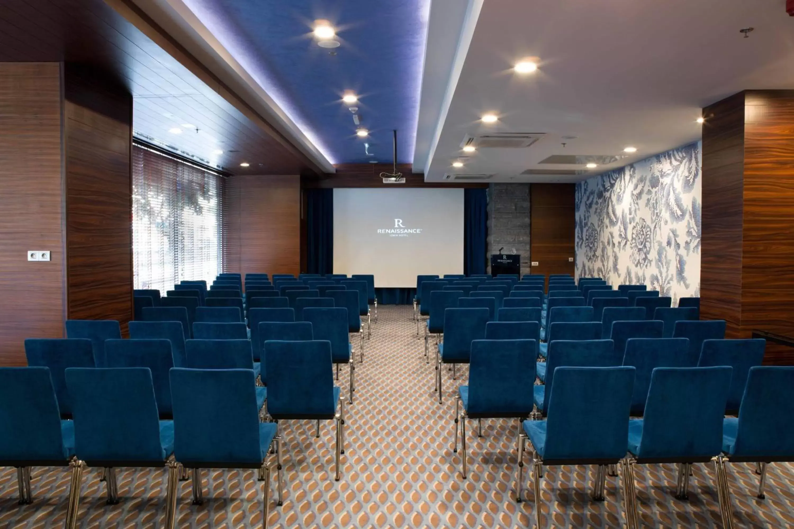 Meeting/conference room in Renaissance Izmir Hotel