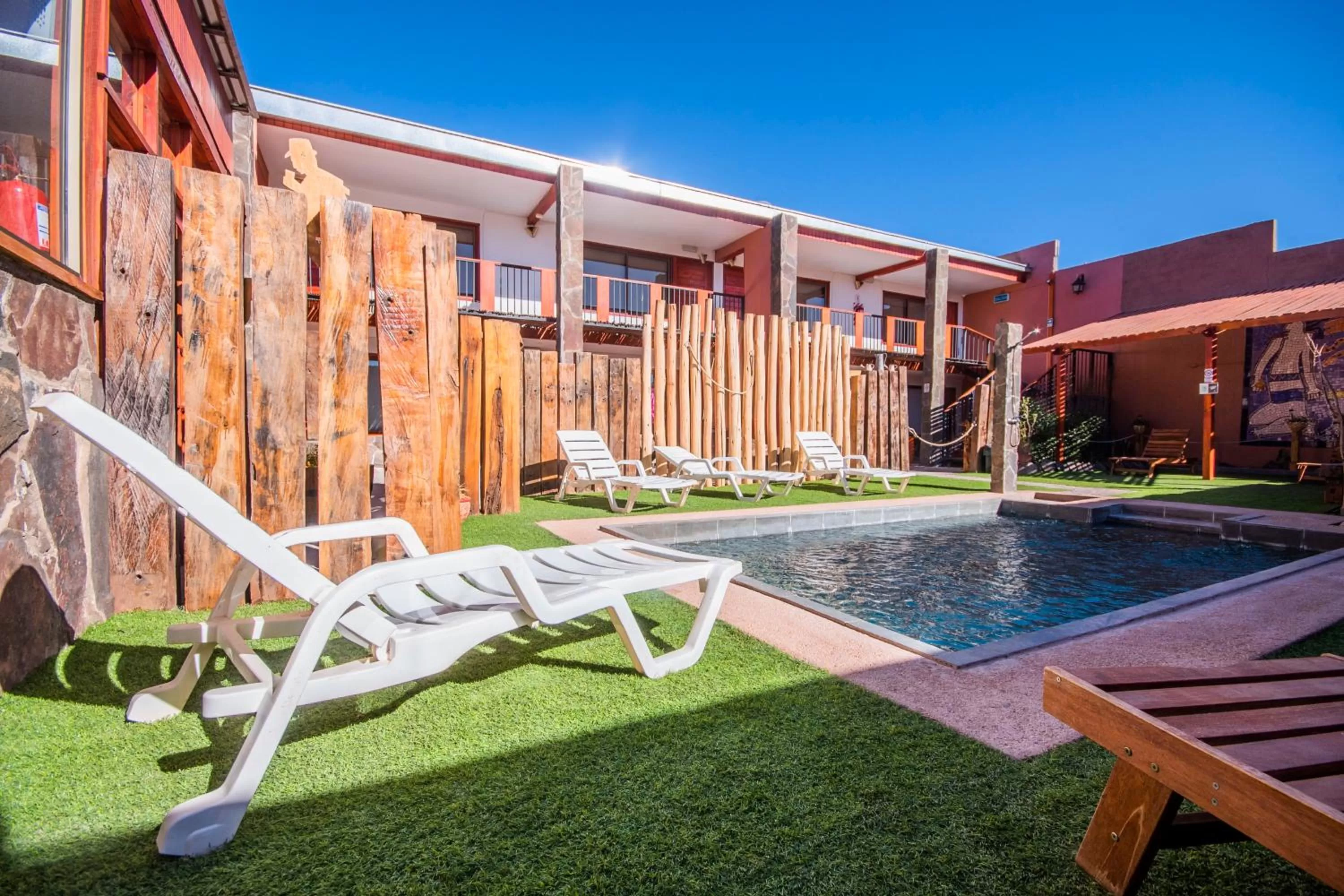 Swimming pool in Hotel Casa Algarrobo