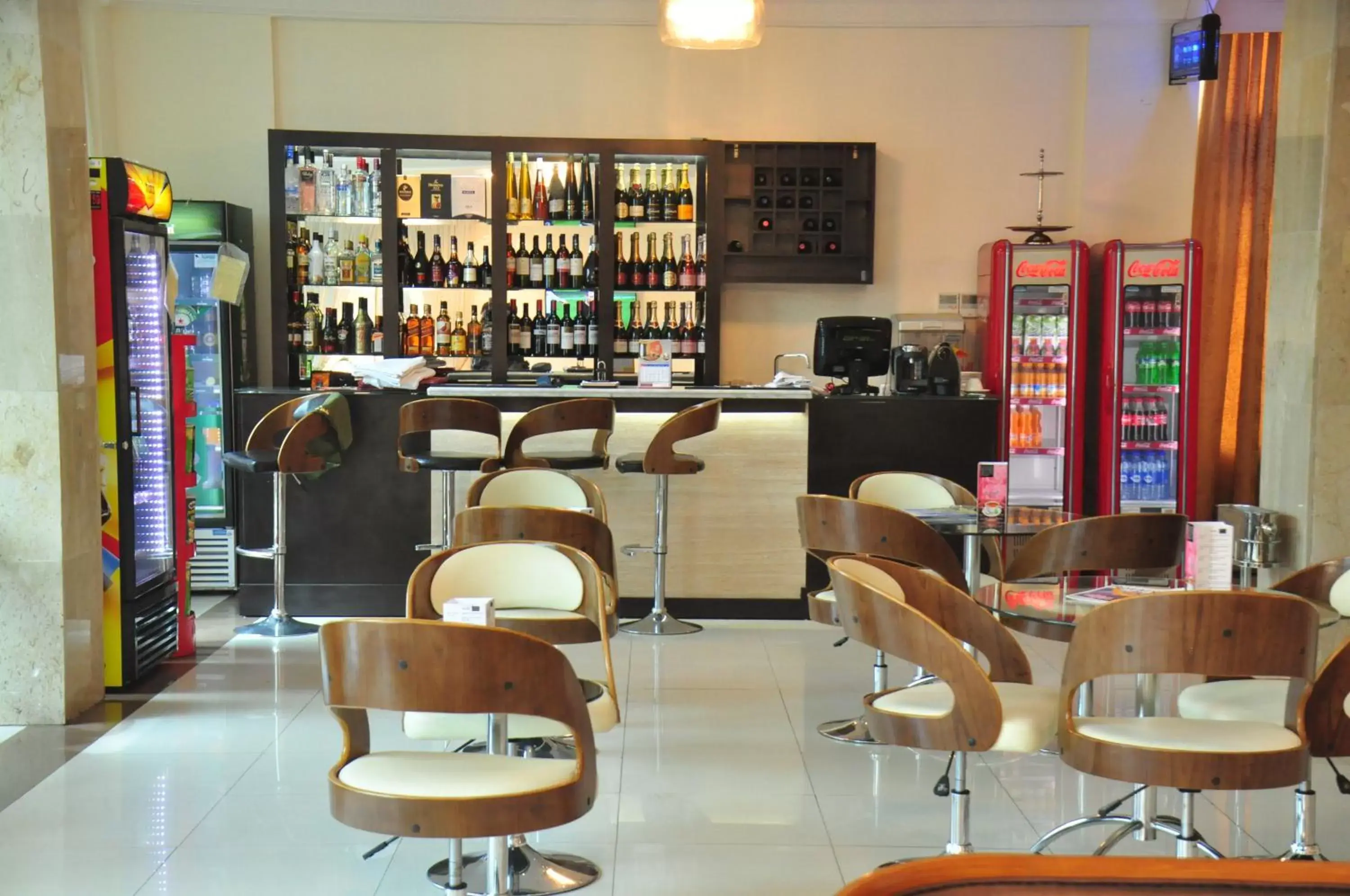 Dining area, Lounge/Bar in Citiheight Hotel