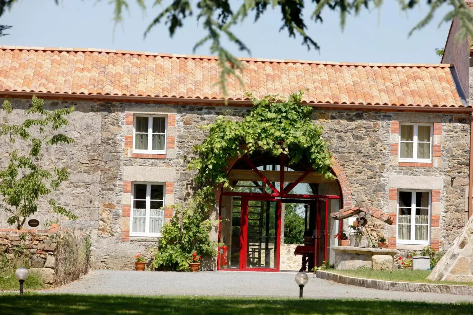 Garden view, Property Building in CHATEAU DE LA RICHERIE