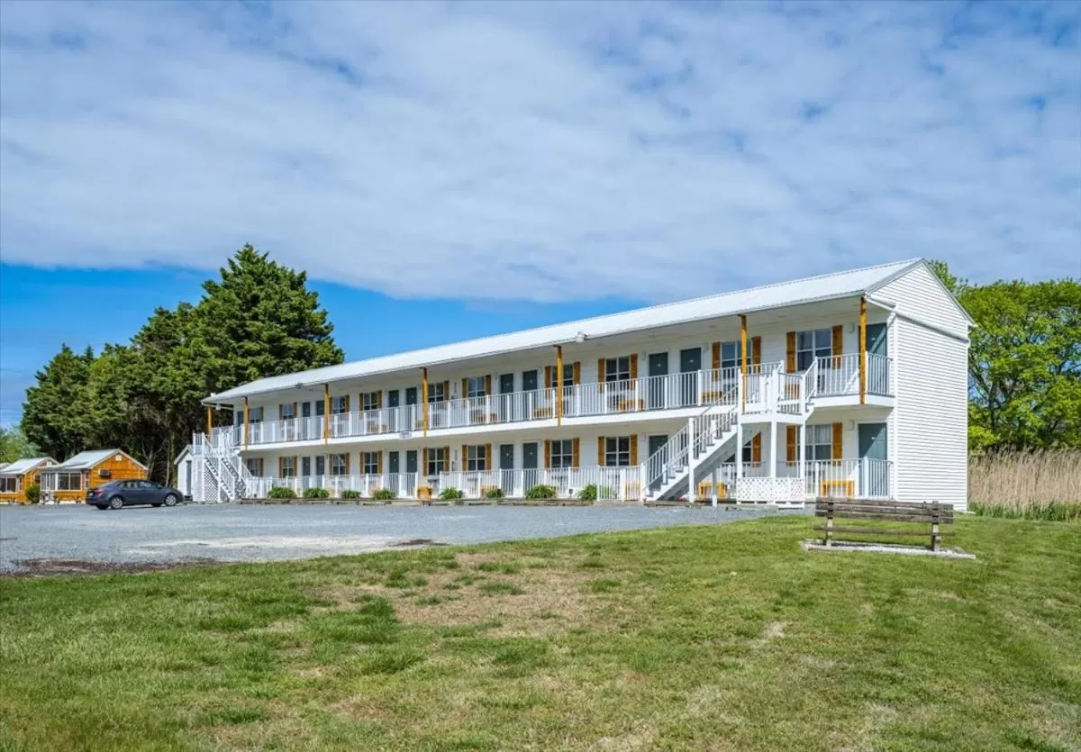 Property building in Beach Bum West-O Motel