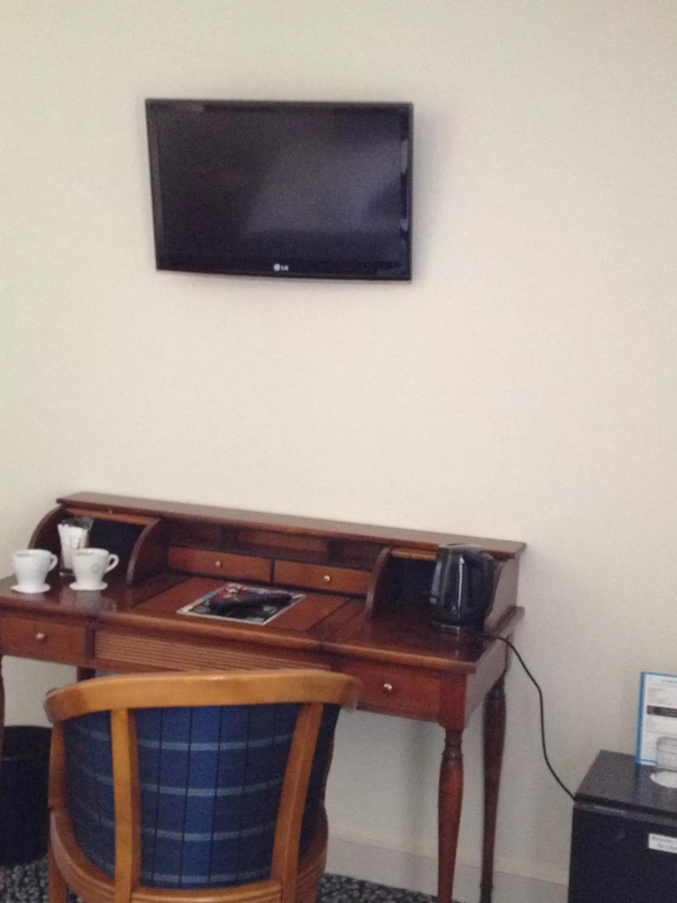 Seating area, TV/Entertainment Center in Le Querrien