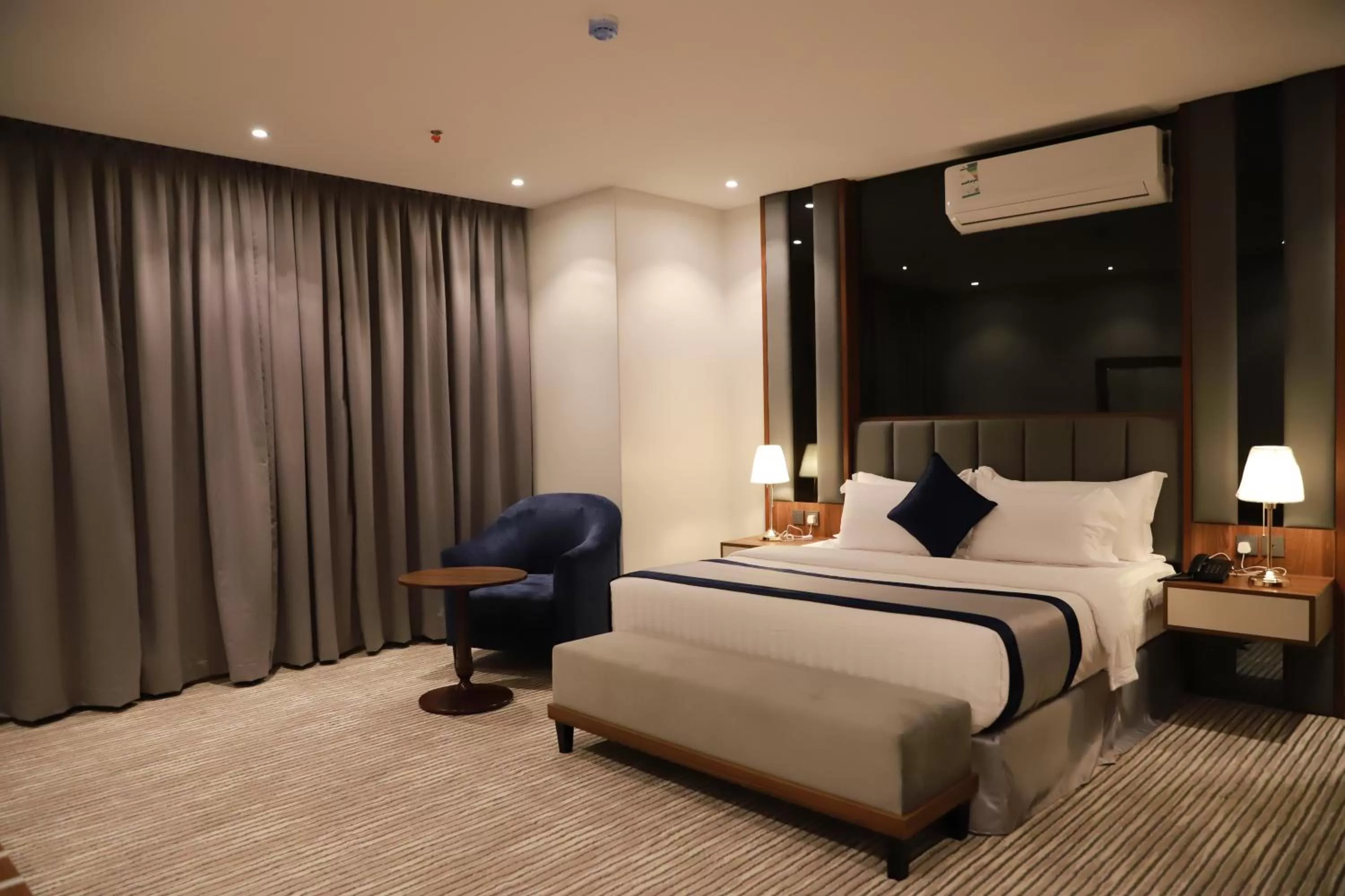 Bedroom, Bed in Tulip View Hotel